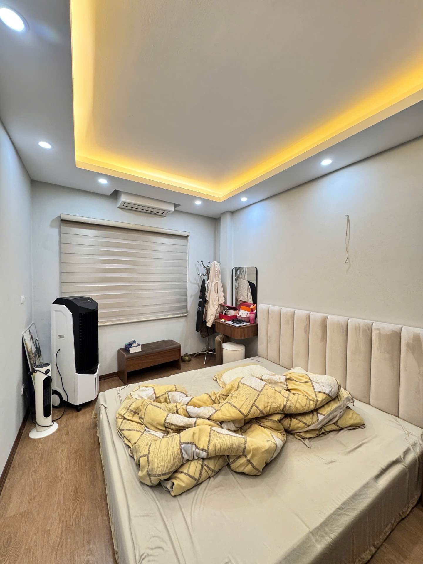 Bán nhà Trương Định - diện tích 44m2 5 tầng - Ô tô sát nhà - giá 13 tỷ