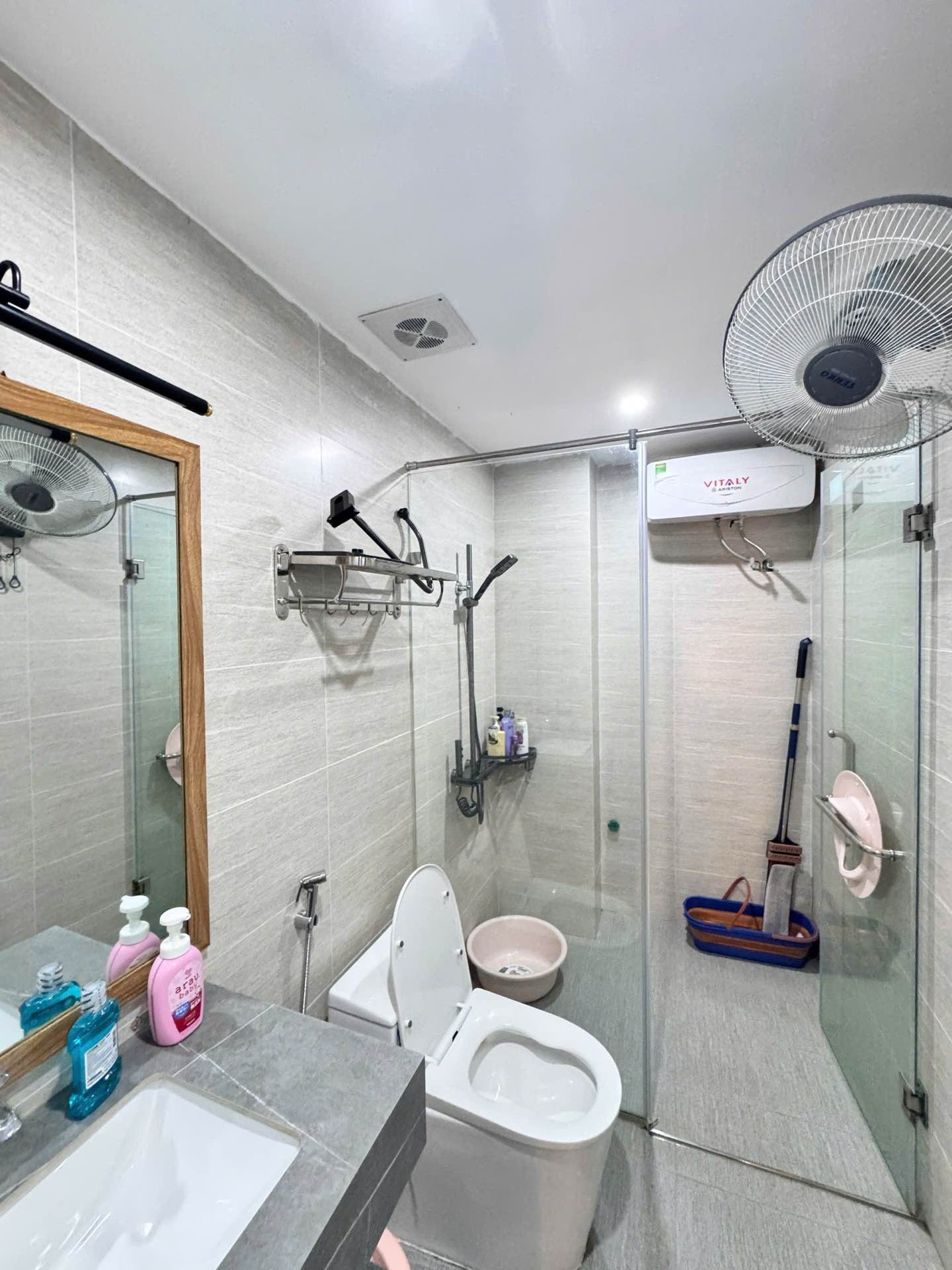 Bán nhà Trương Định - diện tích 44m2 5 tầng - Ô tô sát nhà - giá 13 tỷ