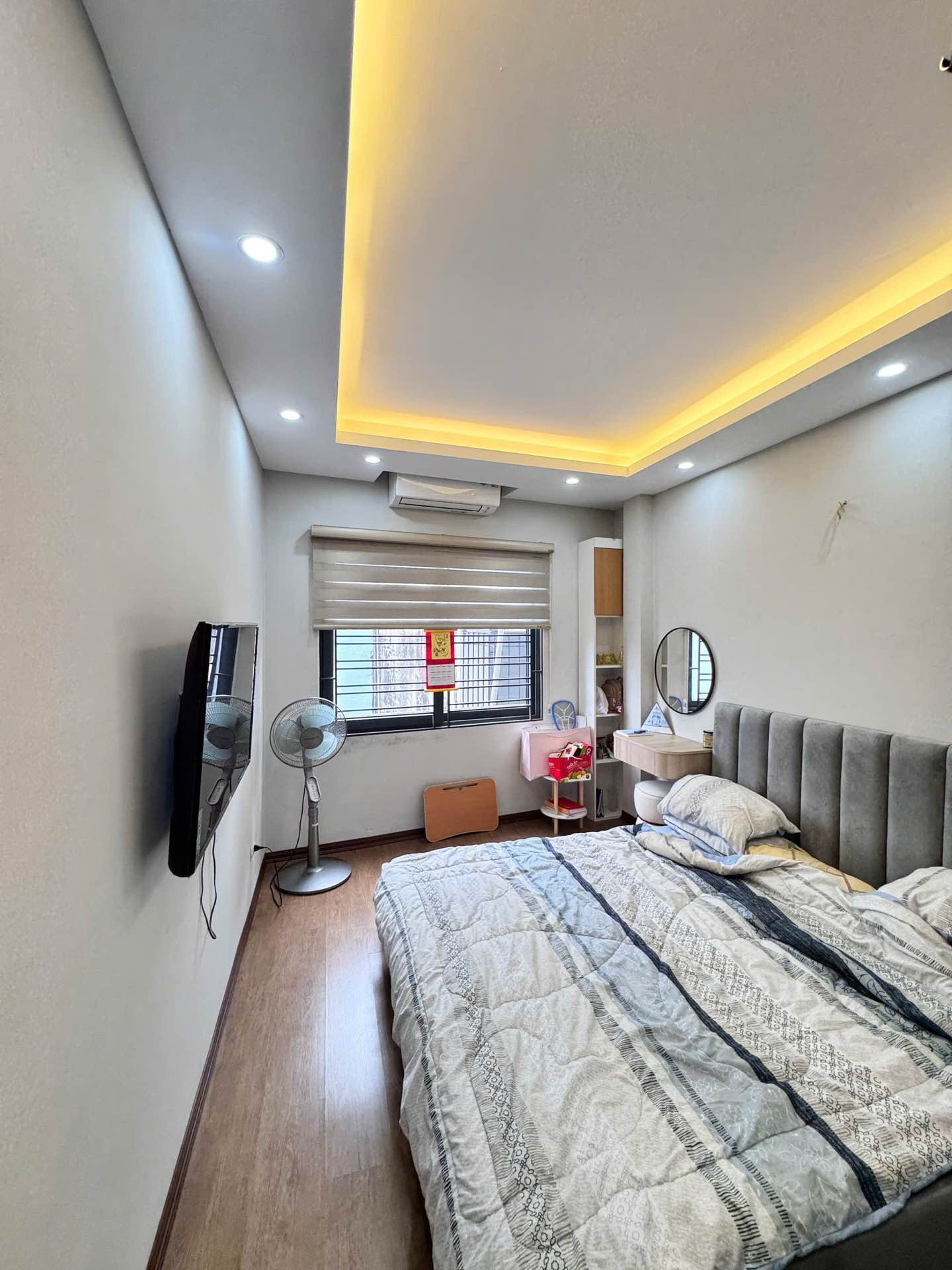 Bán nhà Trương Định - diện tích 44m2 5 tầng - Ô tô sát nhà - giá 13 tỷ
