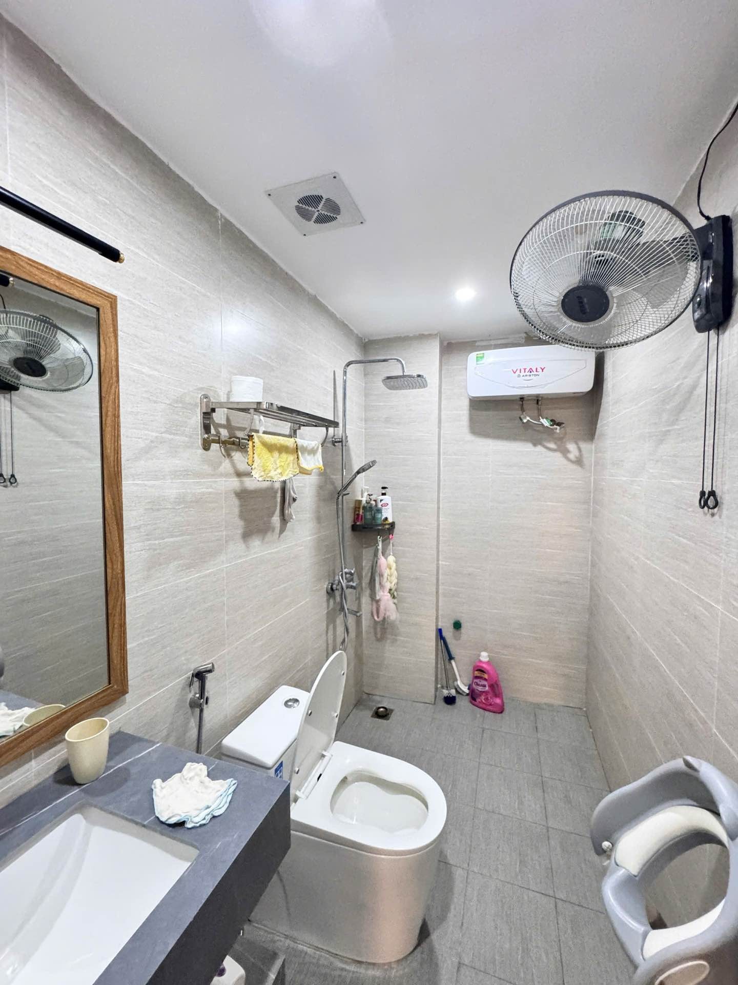 Bán nhà Trương Định - diện tích 44m2 5 tầng - Ô tô sát nhà - giá 13 tỷ
