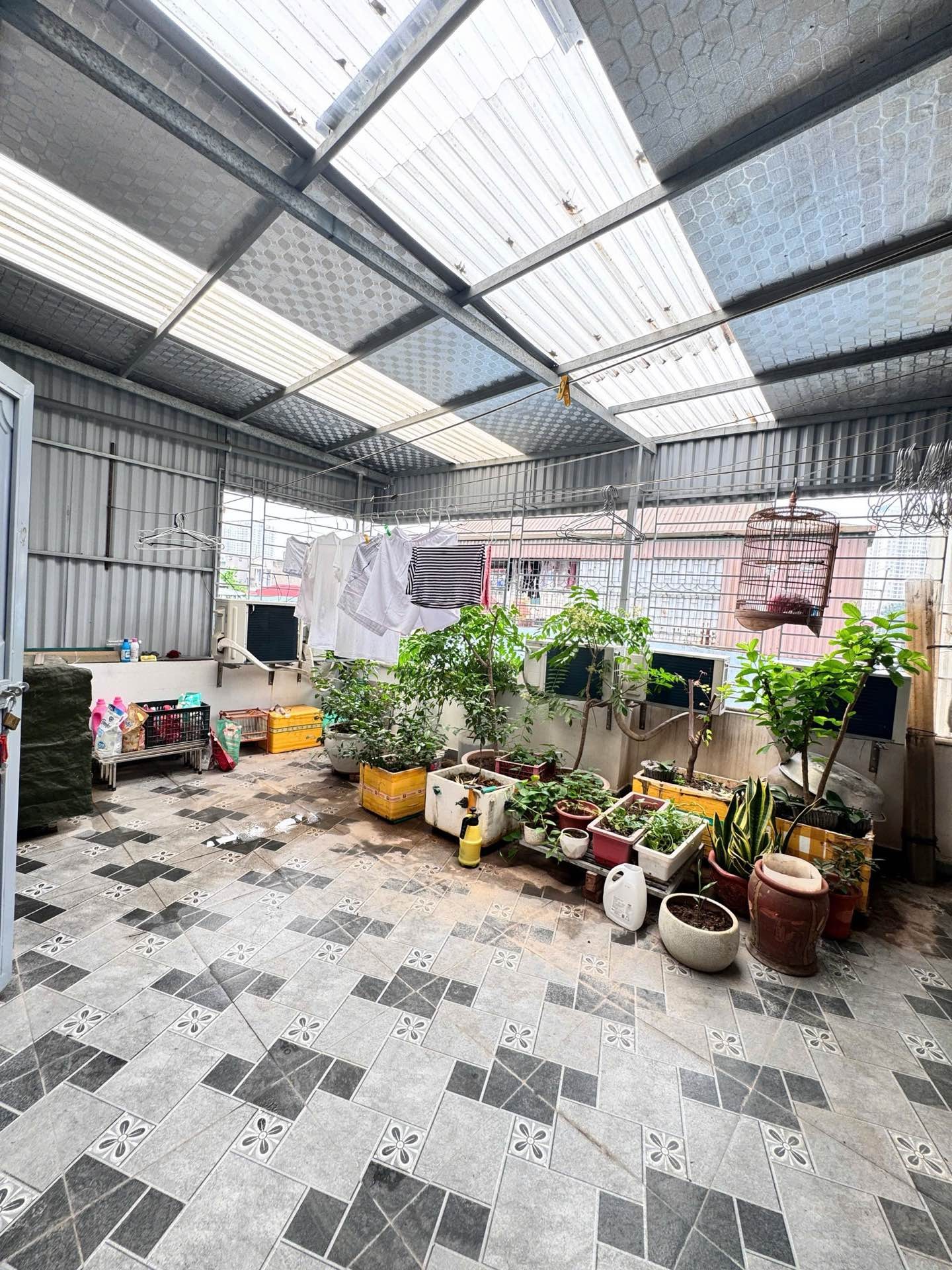 Bán nhà Trương Định - diện tích 44m2 5 tầng - Ô tô sát nhà - giá 13 tỷ