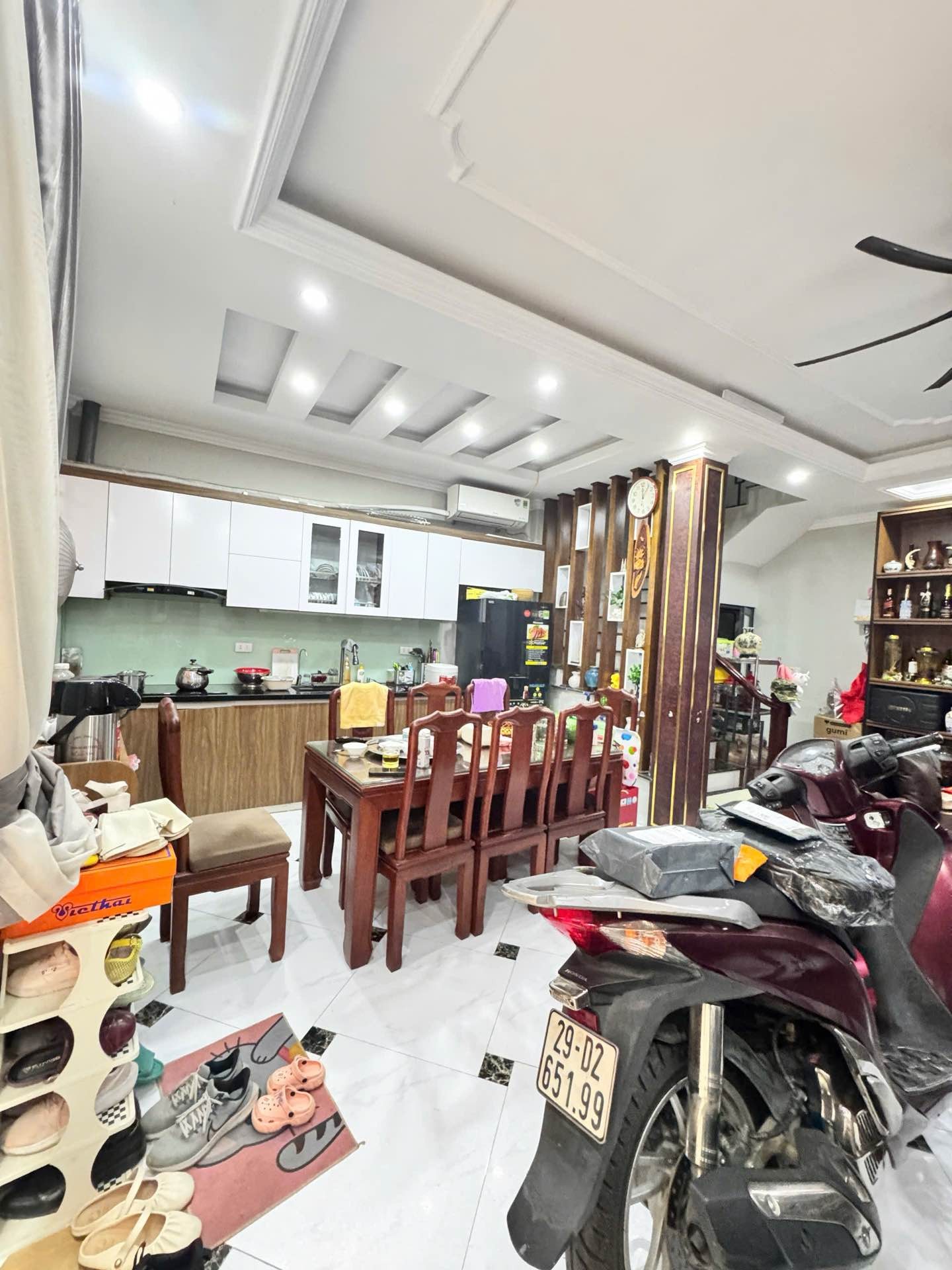 Bán nhà Trương Định - diện tích 44m2 5 tầng - Ô tô sát nhà - giá 13 tỷ