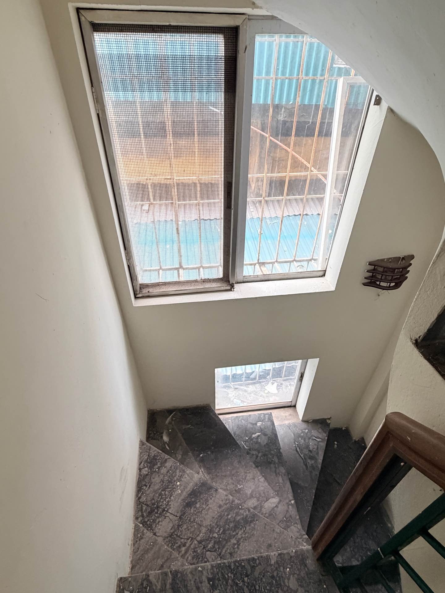 Bán nhà Minh Khai - diện tích 39.5m2 5 tầng - Thoáng trước, sau - giá 29,5 tỷ