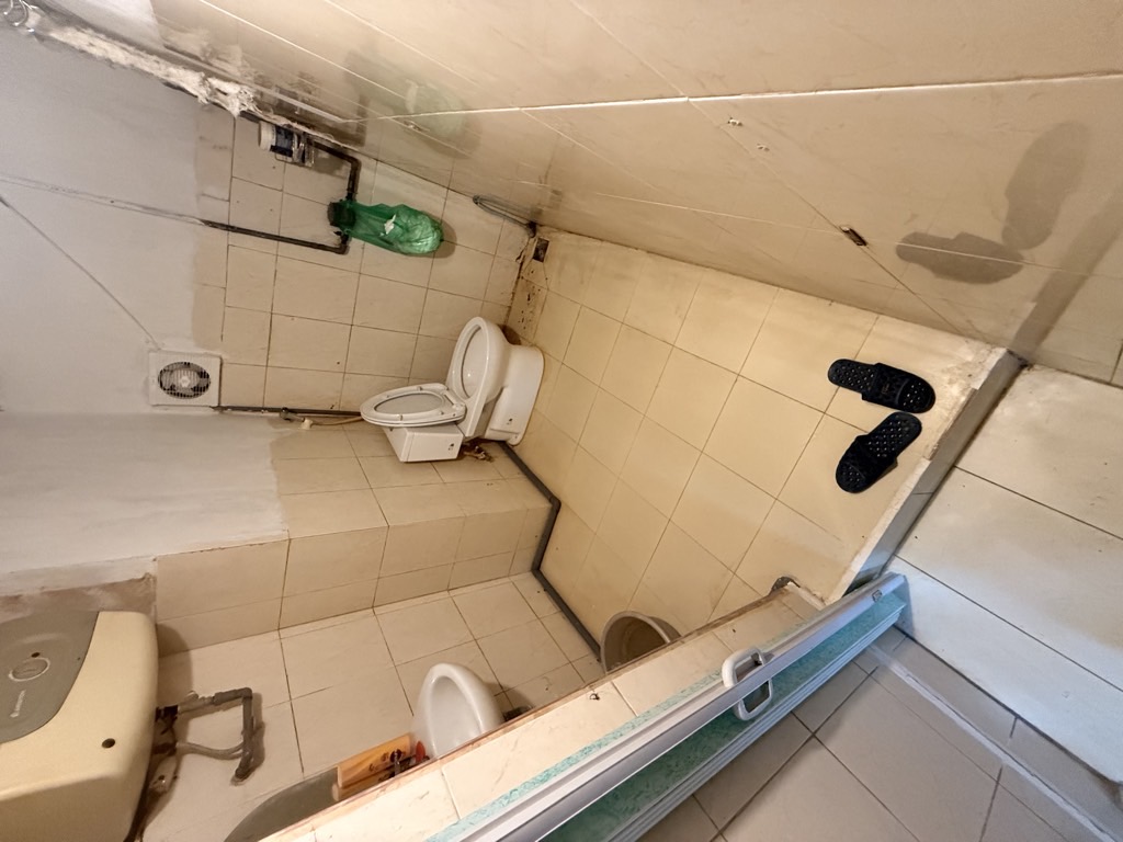 Bán nhà TT D7 Phố 8/3 - diện tích 39m2 1 tầng - Ngõ ô tô thông - giá 8,2 tỷ