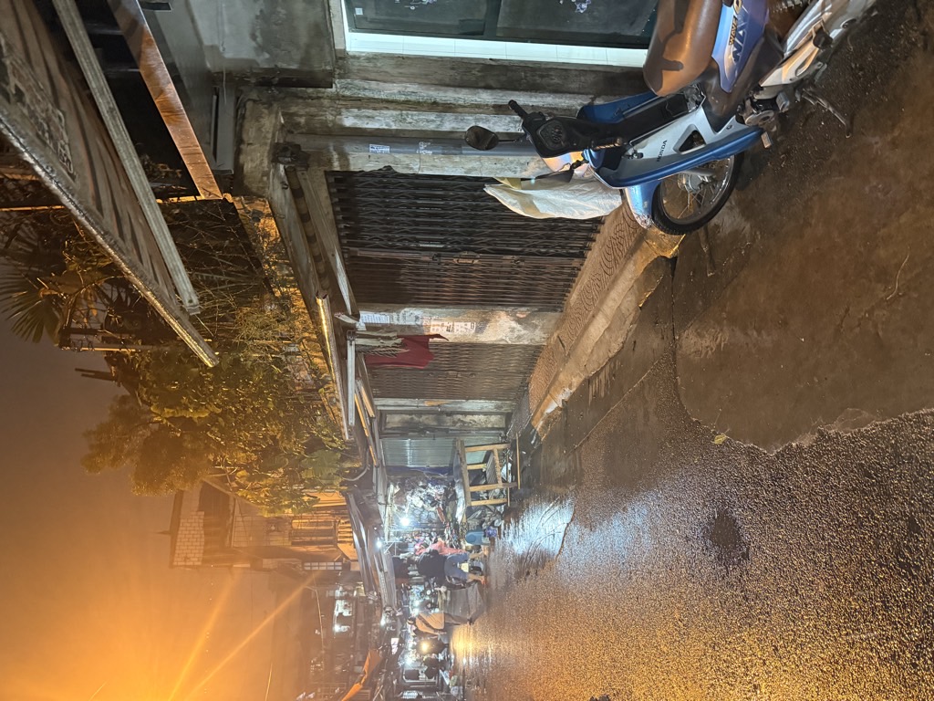 Bán nhà TT D7 Phố 8/3 - diện tích 39m2 1 tầng - Ngõ ô tô thông - giá 8,2 tỷ