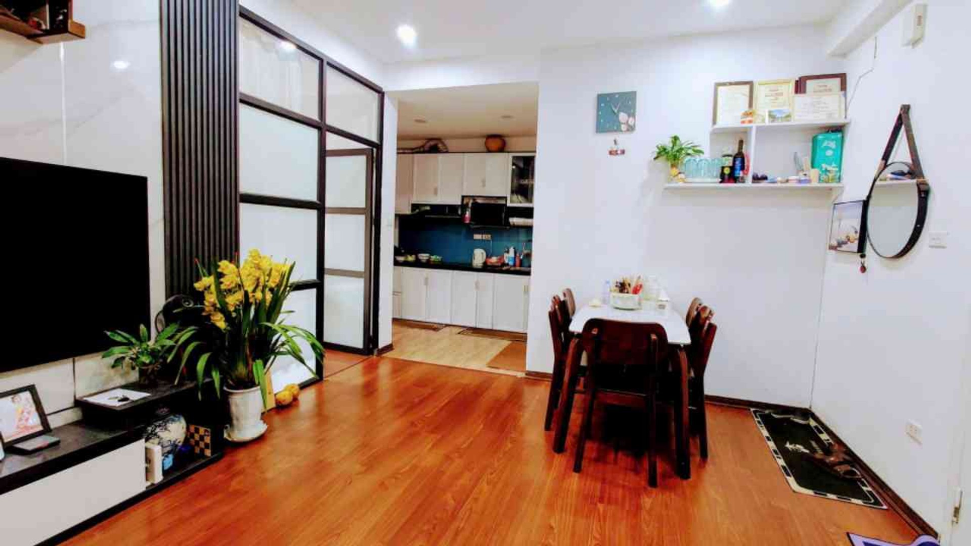 Bán nhà Nguyễn Ngọc Vũ - diện tích 79m2 5 tầng - Chung cư mặt phố - giá 6,8 tỷ