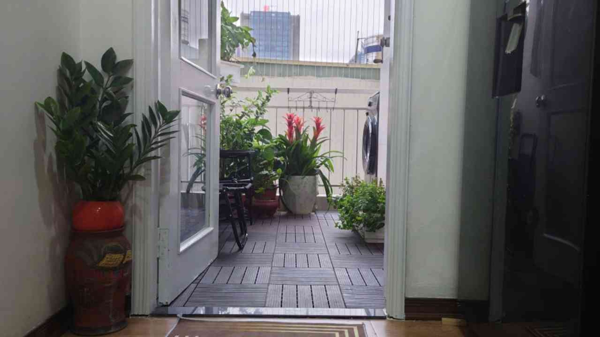 Bán nhà Nguyễn Ngọc Vũ - diện tích 79m2 5 tầng - Chung cư mặt phố - giá 6,8 tỷ