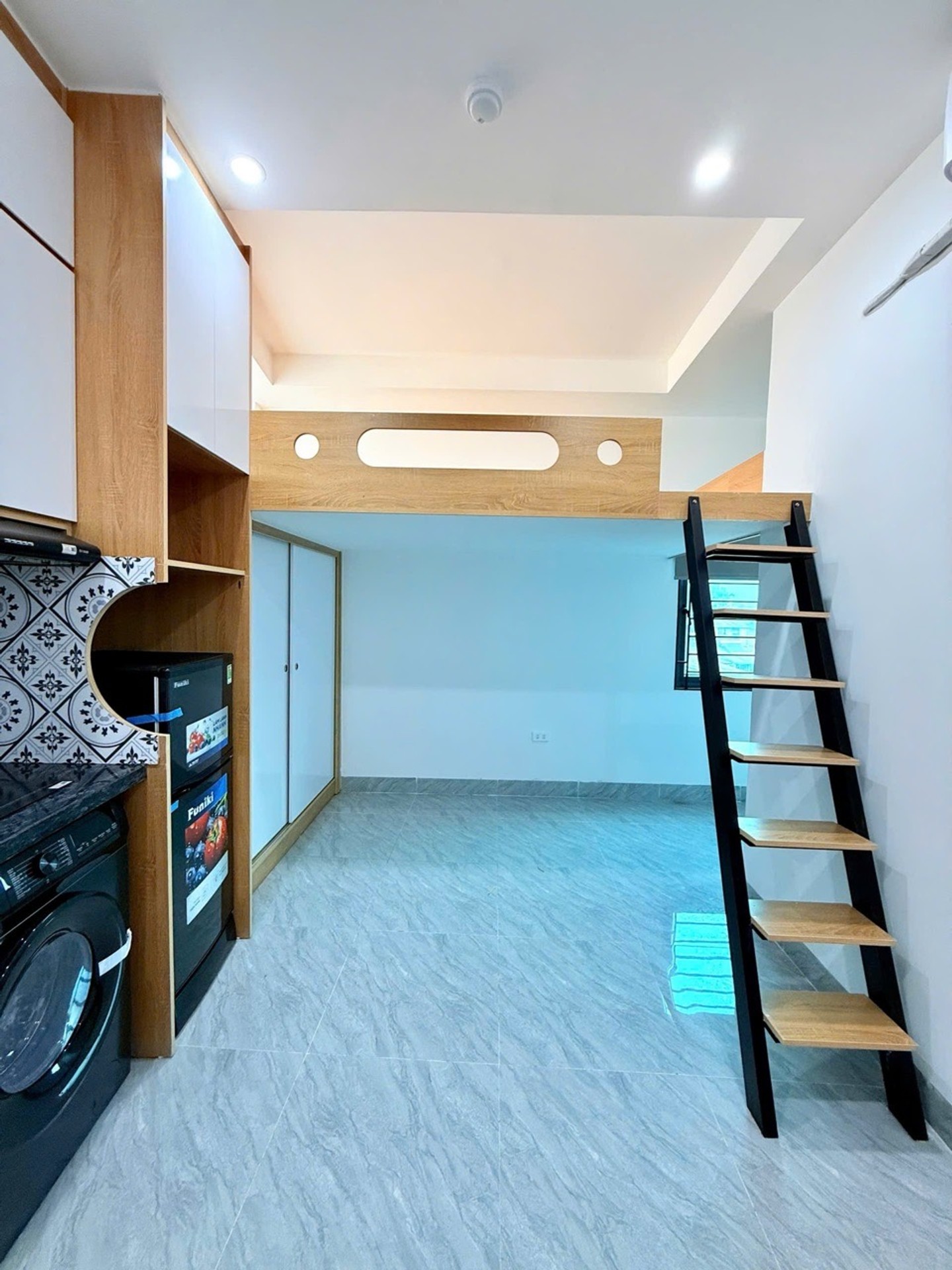 Bán nhà Đê La Thành - diện tích 60m2 7 tầng - LÔ GÓC - giá 17,9 tỷ