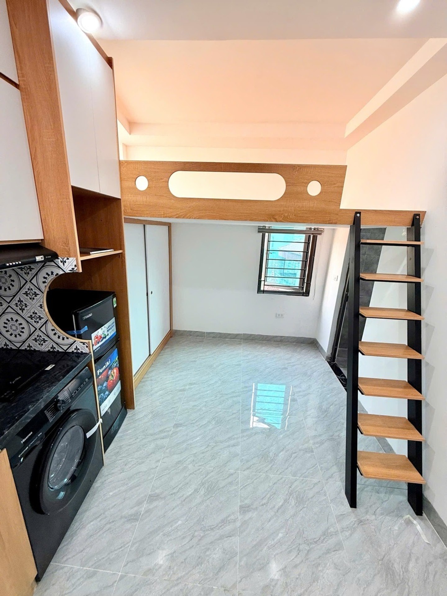 Bán nhà Đê La Thành - diện tích 60m2 7 tầng - LÔ GÓC - giá 17,9 tỷ