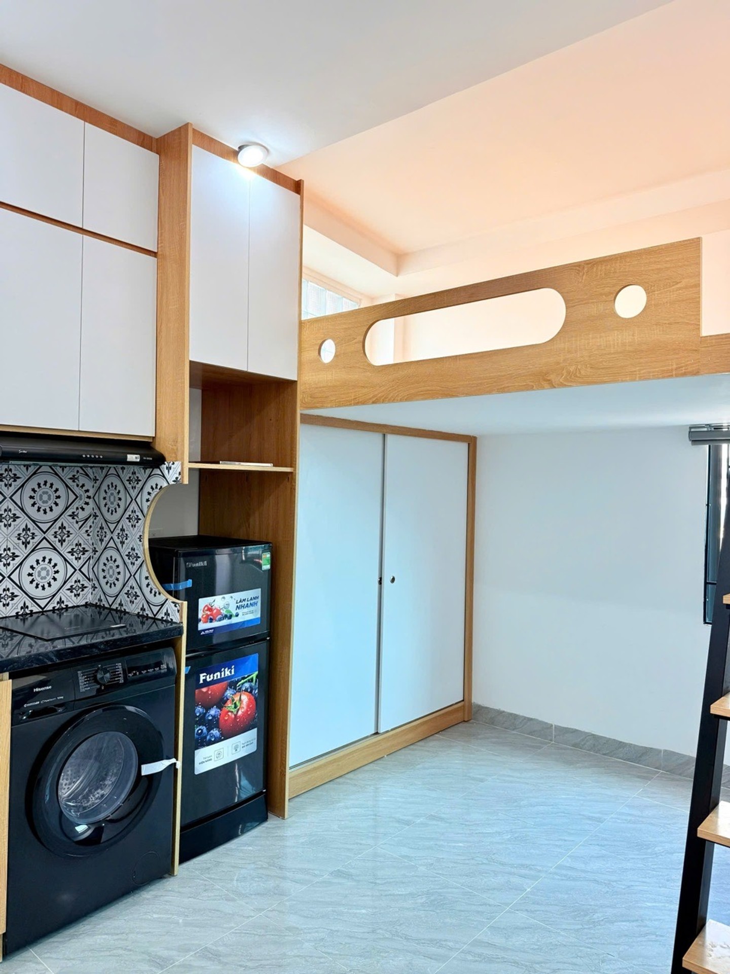 Bán nhà Đê La Thành - diện tích 60m2 7 tầng - LÔ GÓC - giá 17,9 tỷ