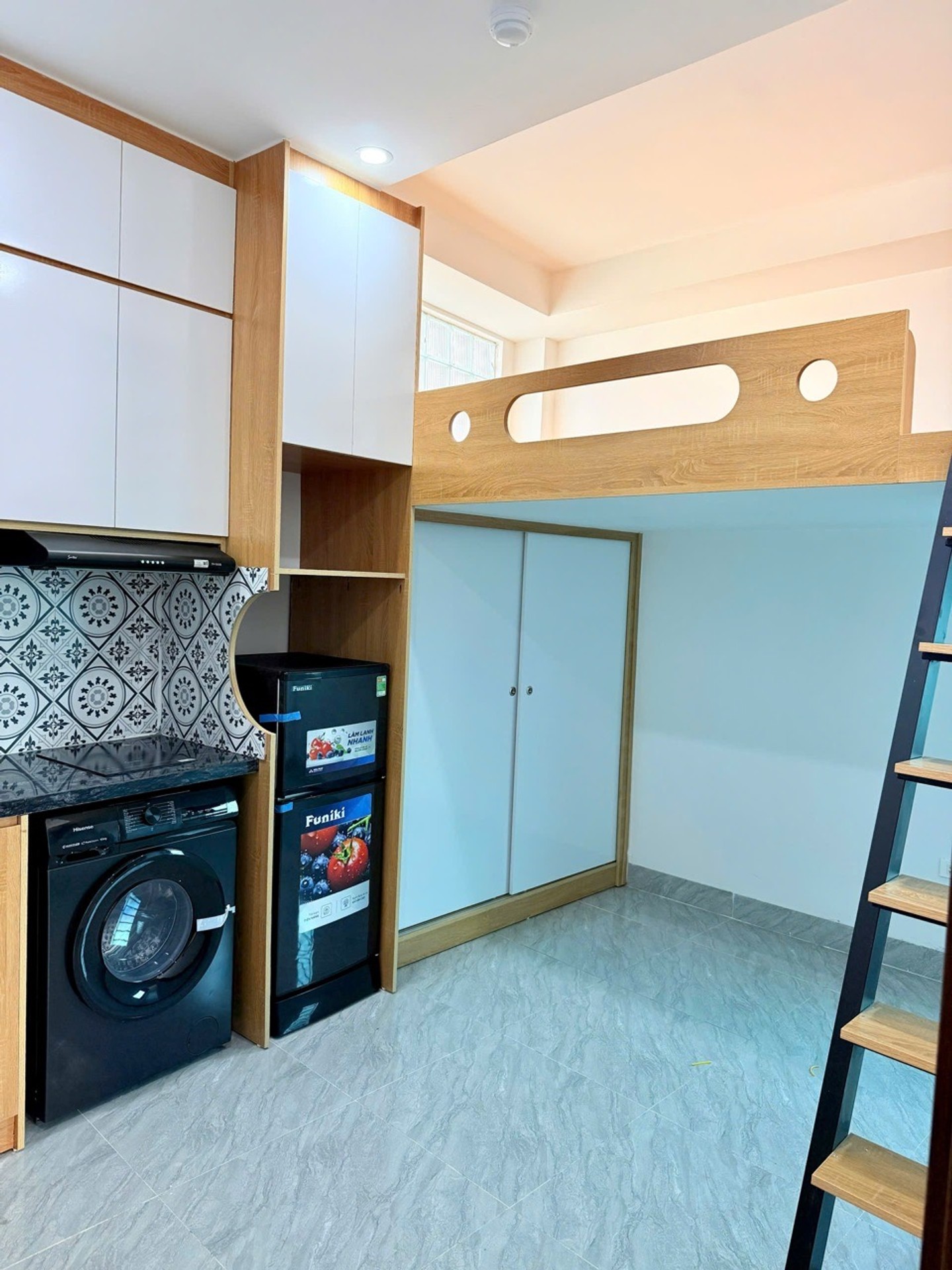 Bán nhà Đê La Thành - diện tích 60m2 7 tầng - LÔ GÓC - giá 17,9 tỷ