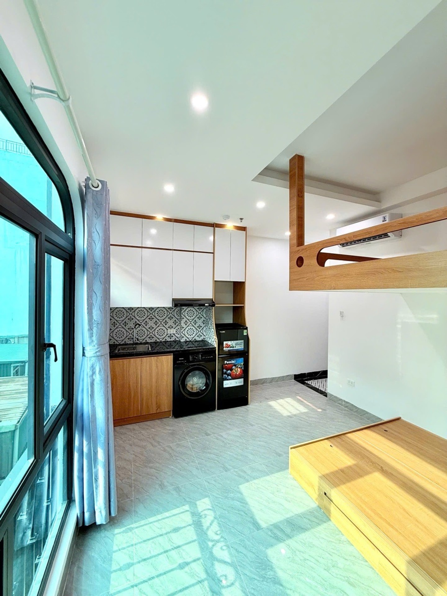 Bán nhà Đê La Thành - diện tích 60m2 7 tầng - LÔ GÓC - giá 17,9 tỷ