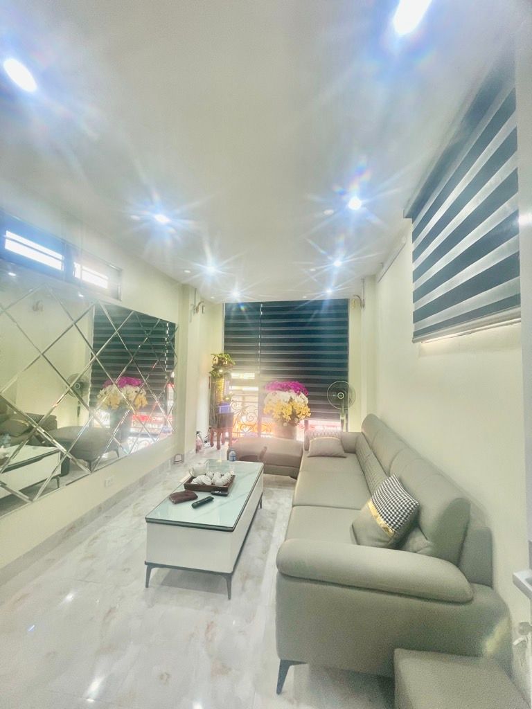 Bán nhà Trương Định - diện tích 57m2 6 tầng - Nhà mặt phố, kinh doanh siêu đỉnh - giá 35 tỷ