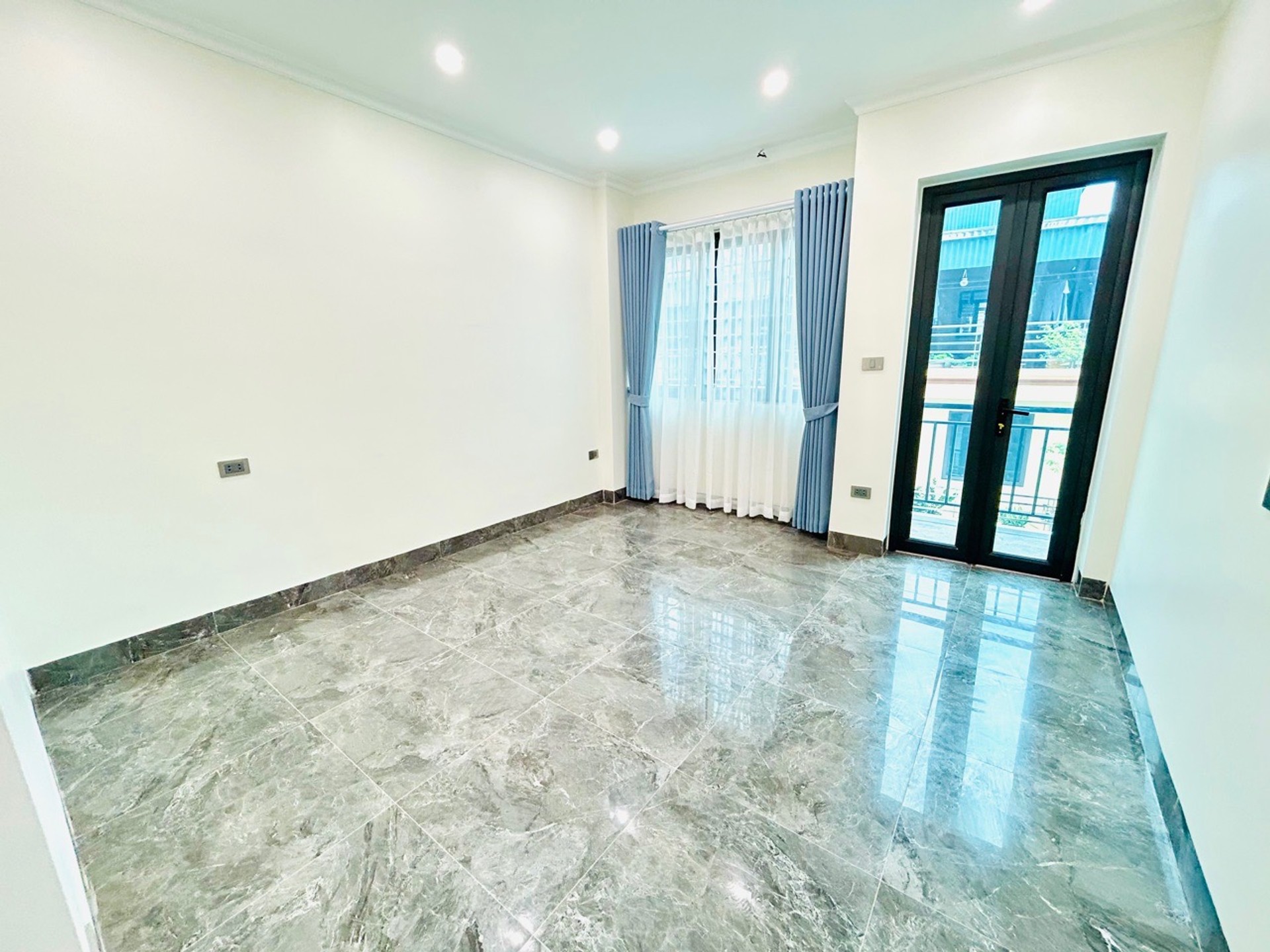 Bán nhà Vĩnh Hưng - diện tích 50m2 6 tầng - Lô góc, ô tô - giá 16,5 tỷ