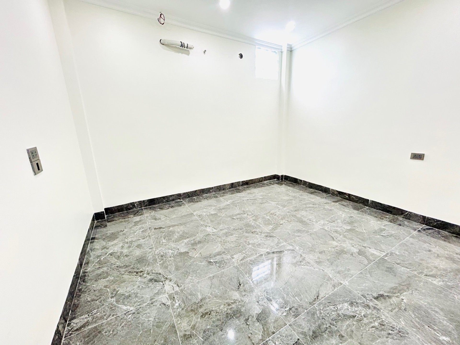 Bán nhà Vĩnh Hưng - diện tích 50m2 6 tầng - Lô góc, ô tô - giá 16,5 tỷ