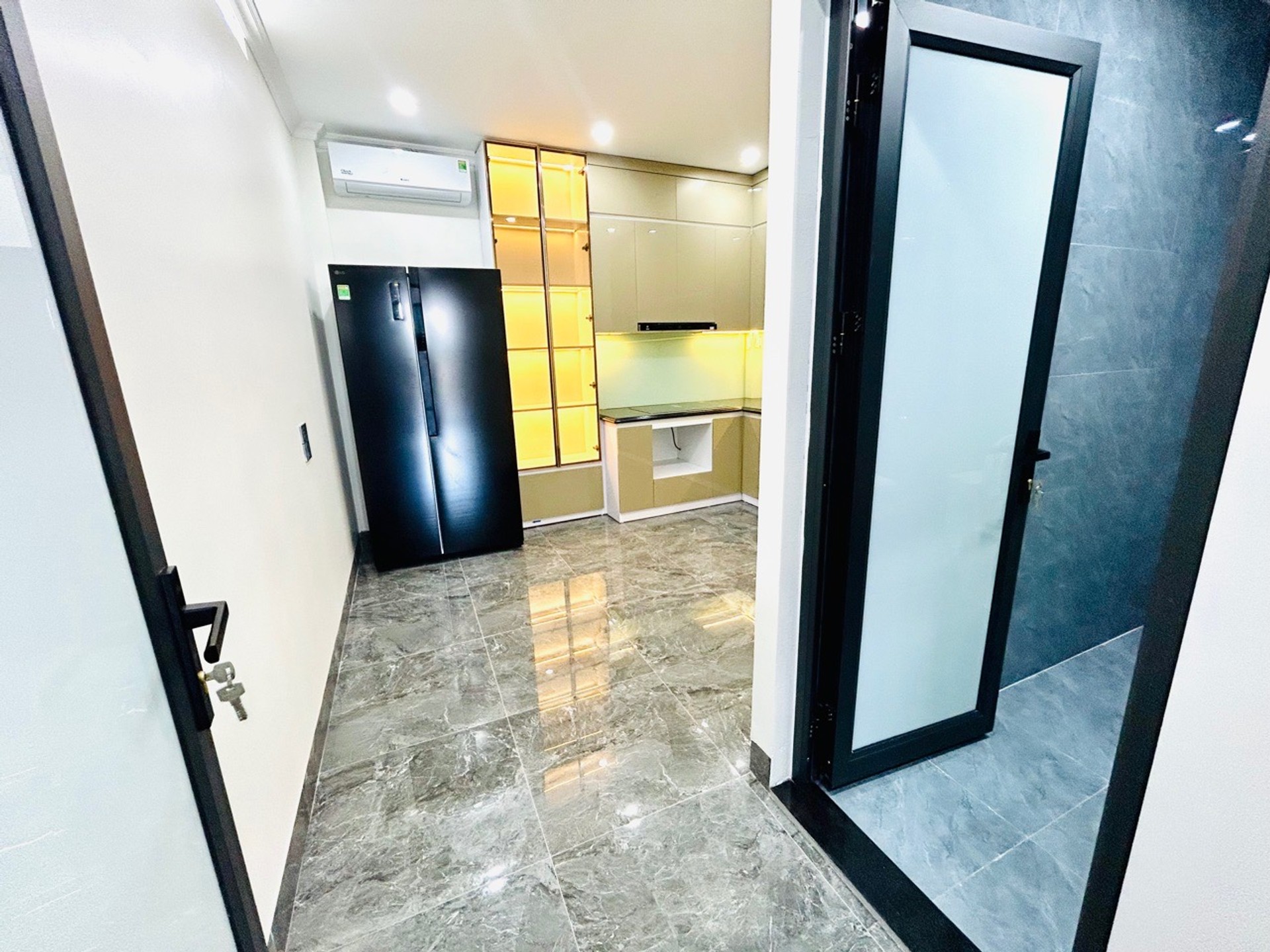 Bán nhà Vĩnh Hưng - diện tích 50m2 6 tầng - Lô góc, ô tô - giá 16,5 tỷ