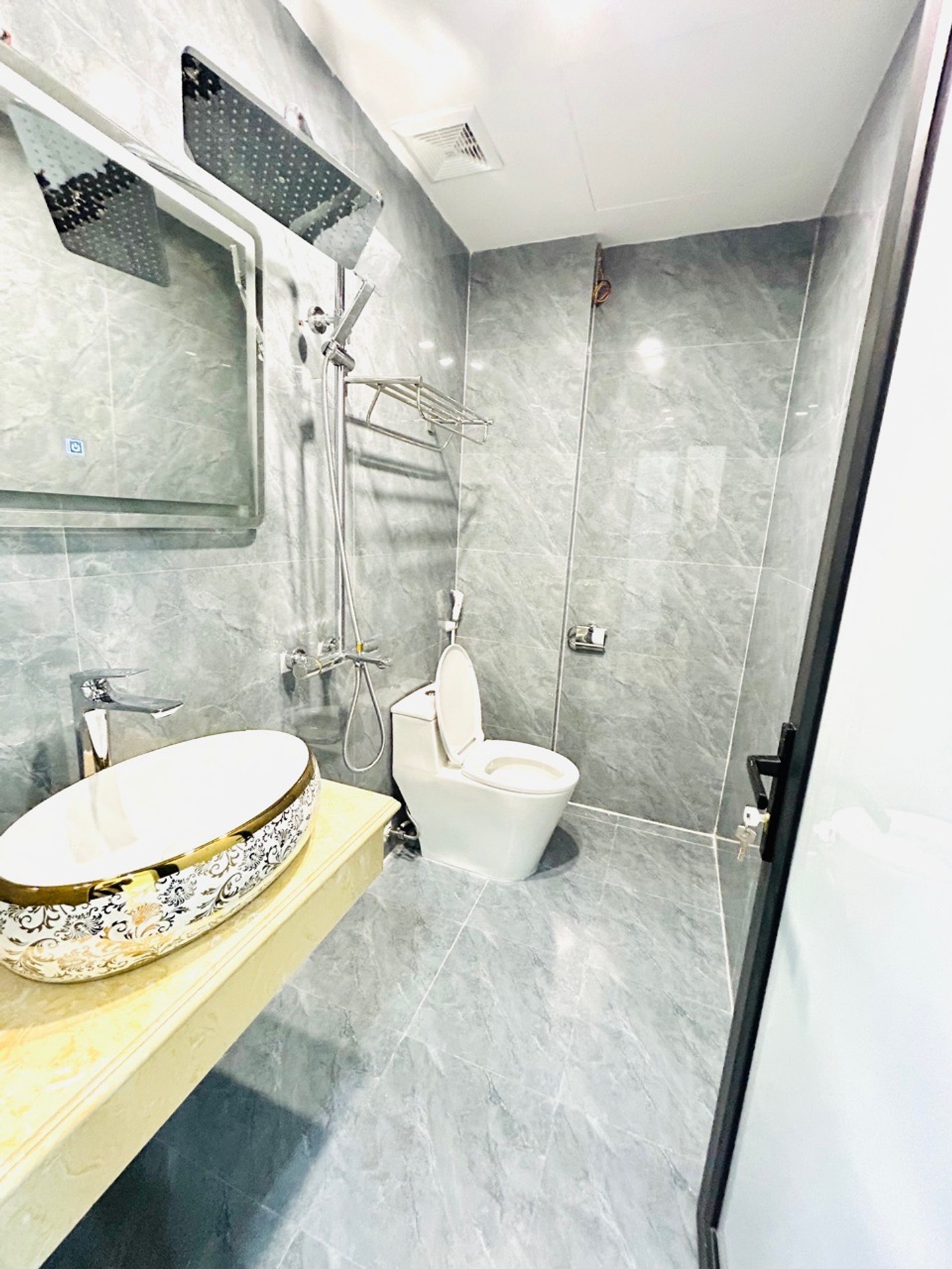 Bán nhà Vĩnh Hưng - diện tích 50m2 6 tầng - Lô góc, ô tô - giá 16,5 tỷ
