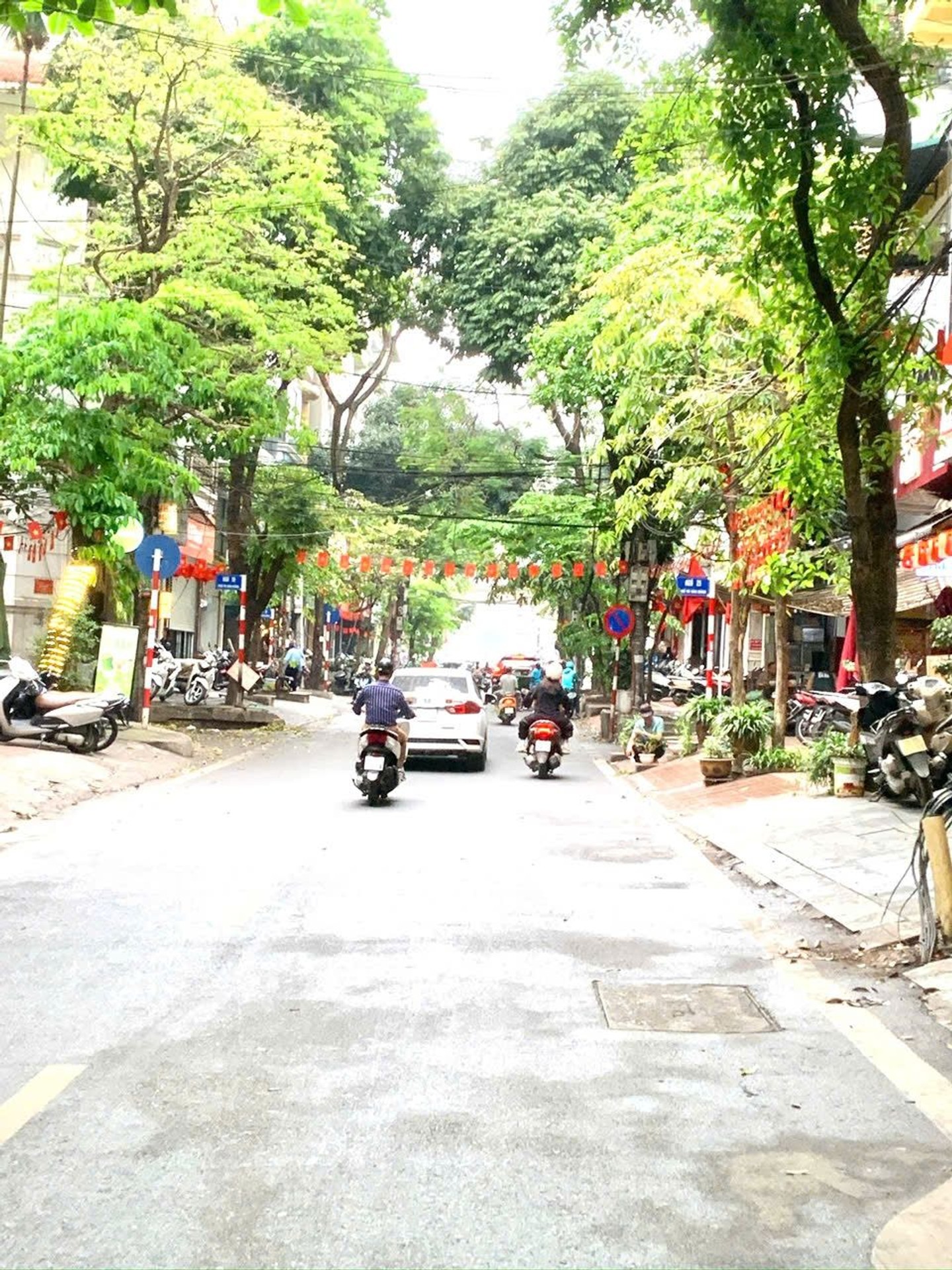 Bán nhà Võ Văn Dũng - diện tích 30m2 5 tầng - ô tô tránh - giá 28,5 tỷ