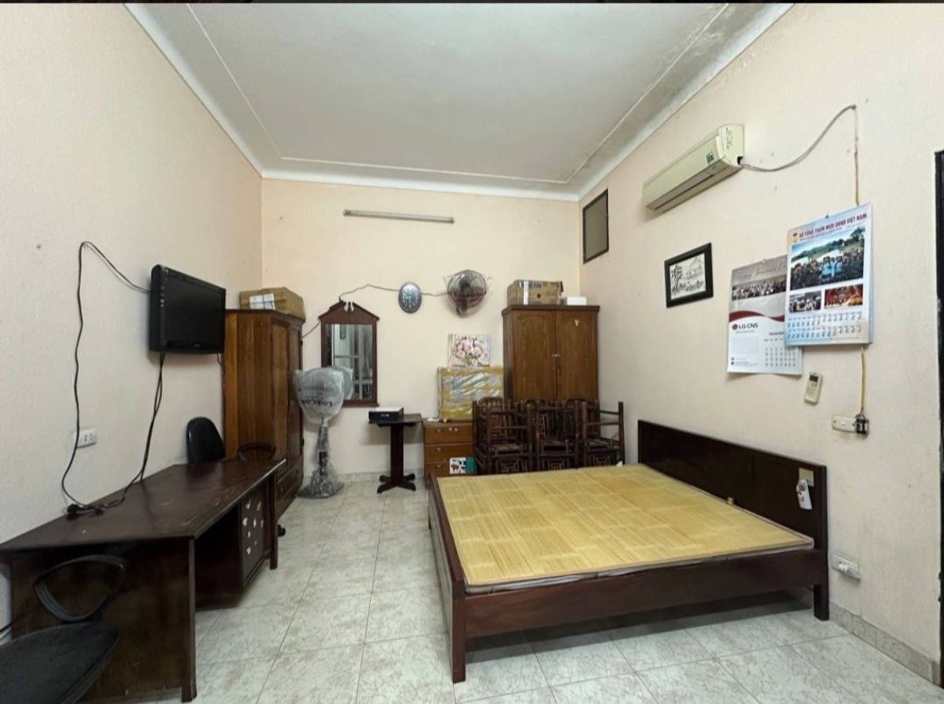Bán nhà Pháo Đài Láng - diện tích 95,4m2 4 tầng - Lô góc 3 mặt thoáng - giá 31 tỷ