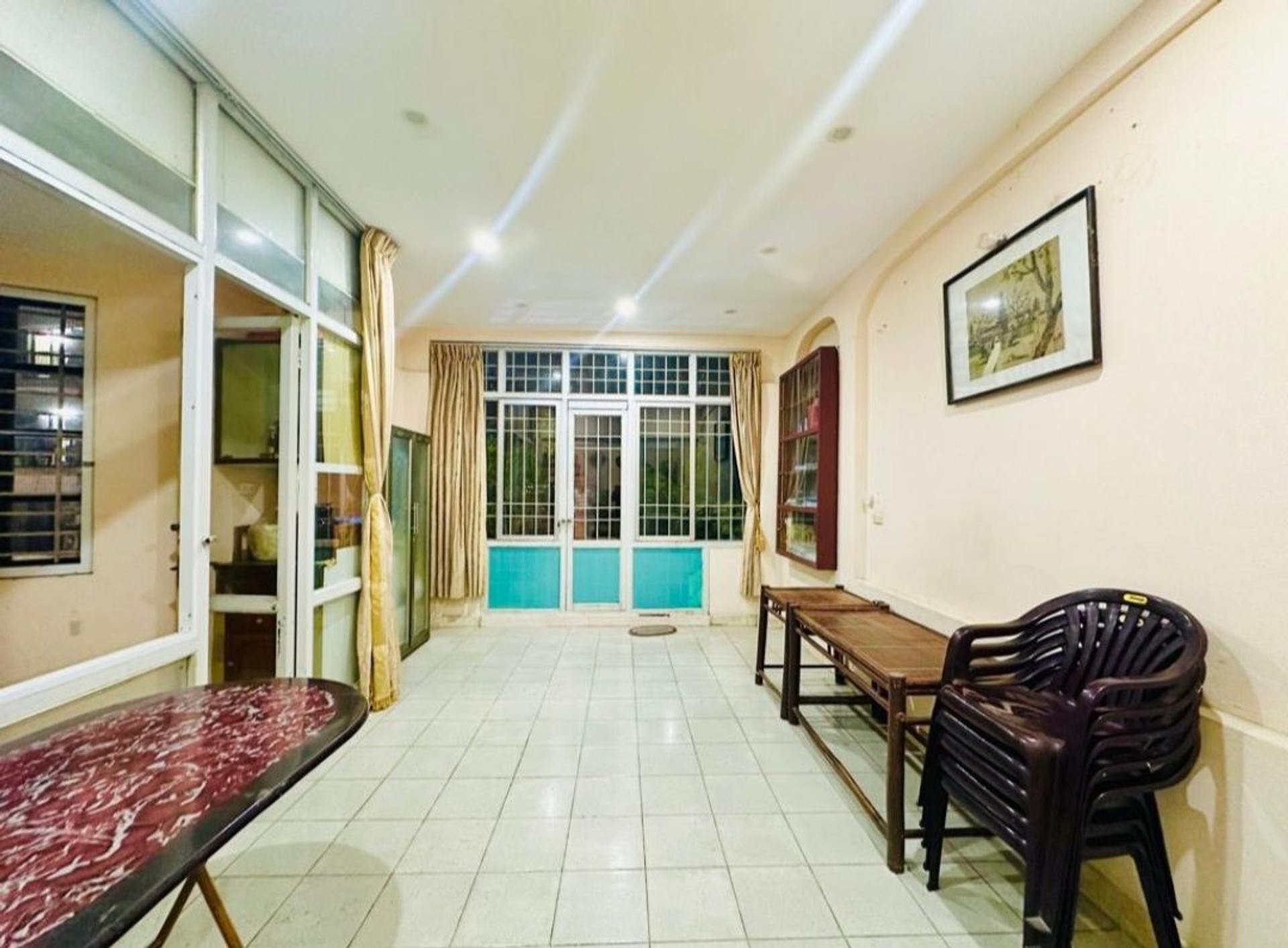 Bán nhà Pháo Đài Láng - diện tích 95,4m2 4 tầng - Lô góc 3 mặt thoáng - giá 31 tỷ