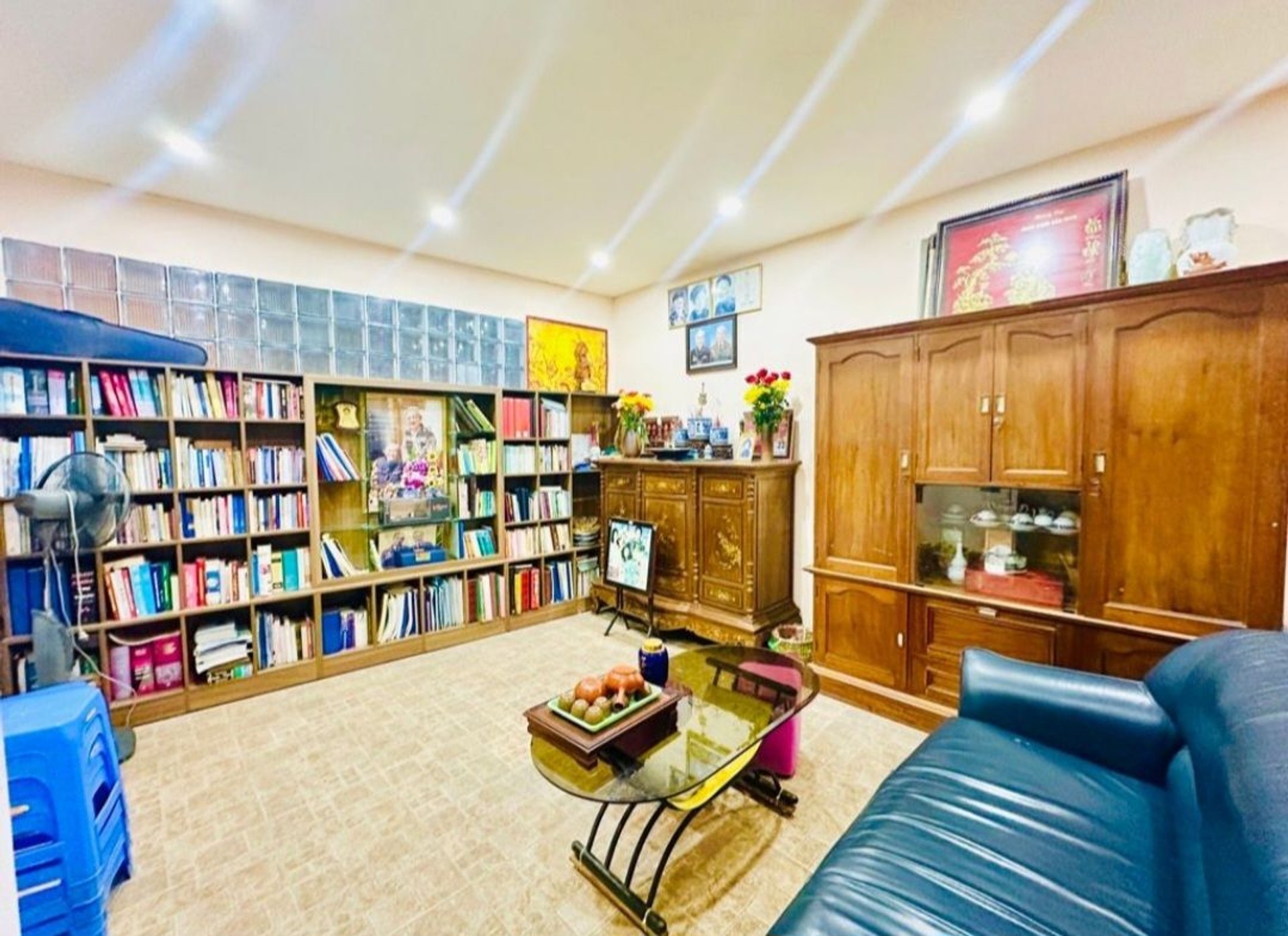 Bán nhà Pháo Đài Láng - diện tích 95,4m2 4 tầng - Lô góc 3 mặt thoáng - giá 31 tỷ