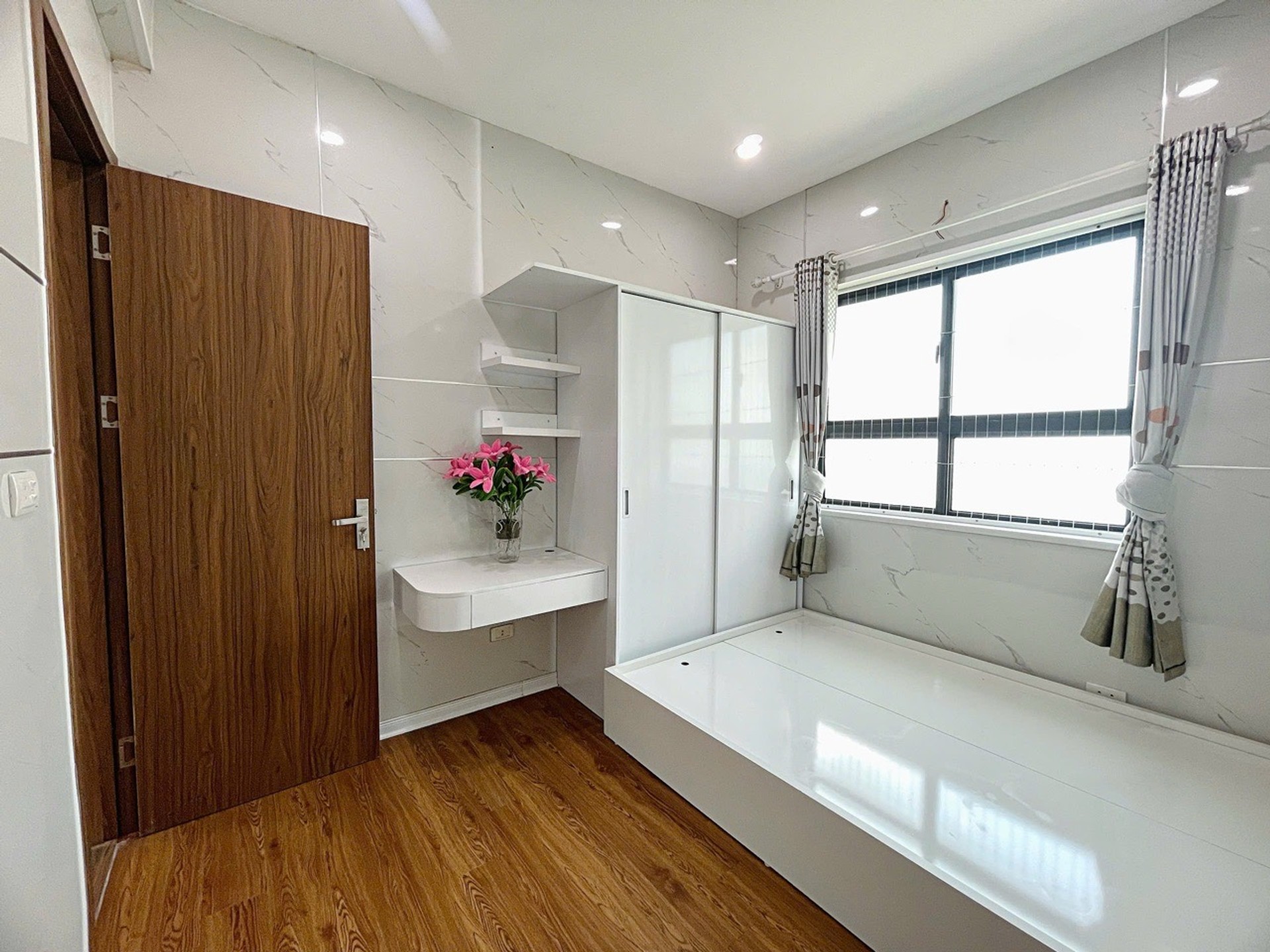 Bán nhà Nguyễn Xiển - diện tích 53m2 1 tầng - nhà đẹp hiếm có - giá 4,2 tỷ