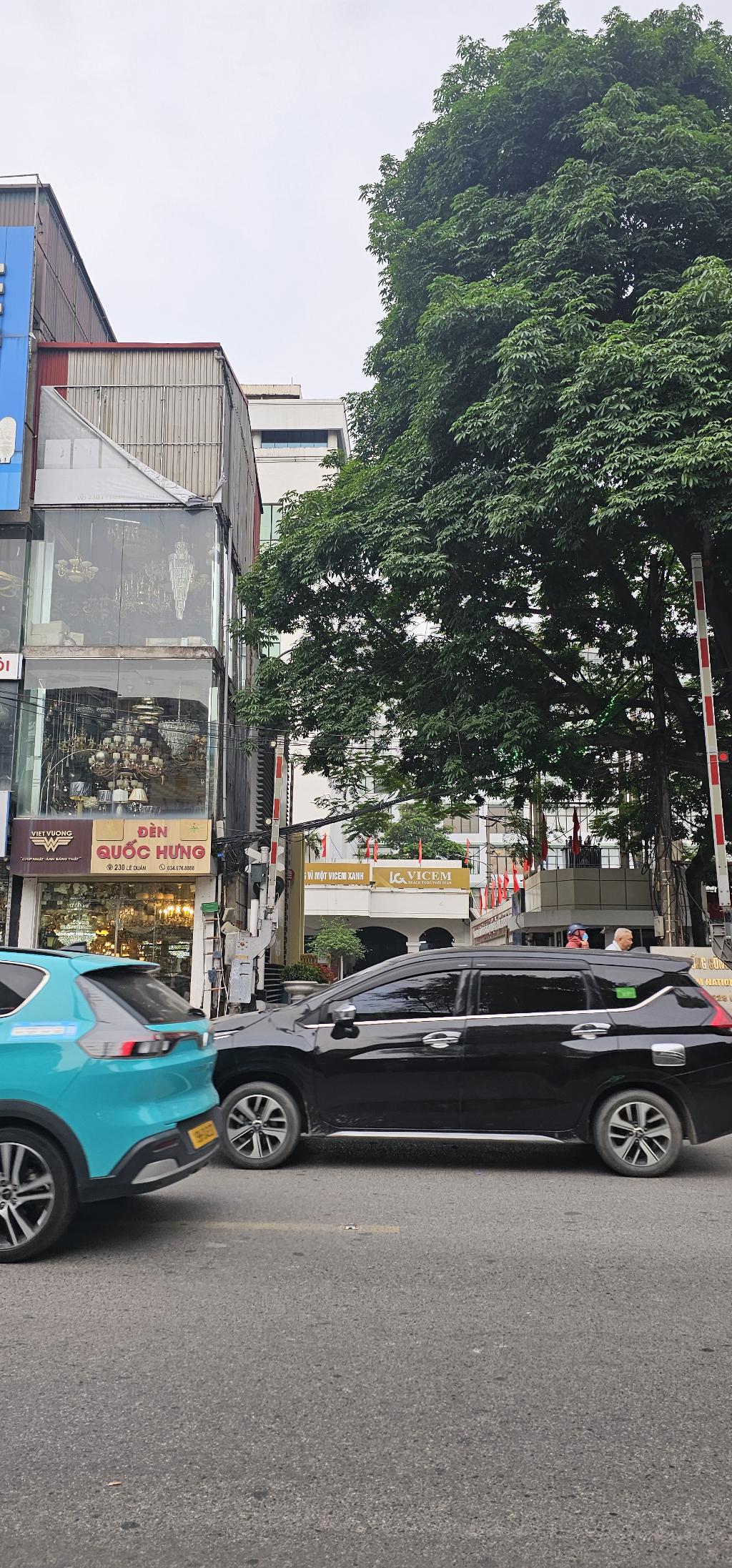 Bán nhà Lê Duẩn - diện tích 266.5m2 1 tầng - Mặt phố - giá 68 tỷ