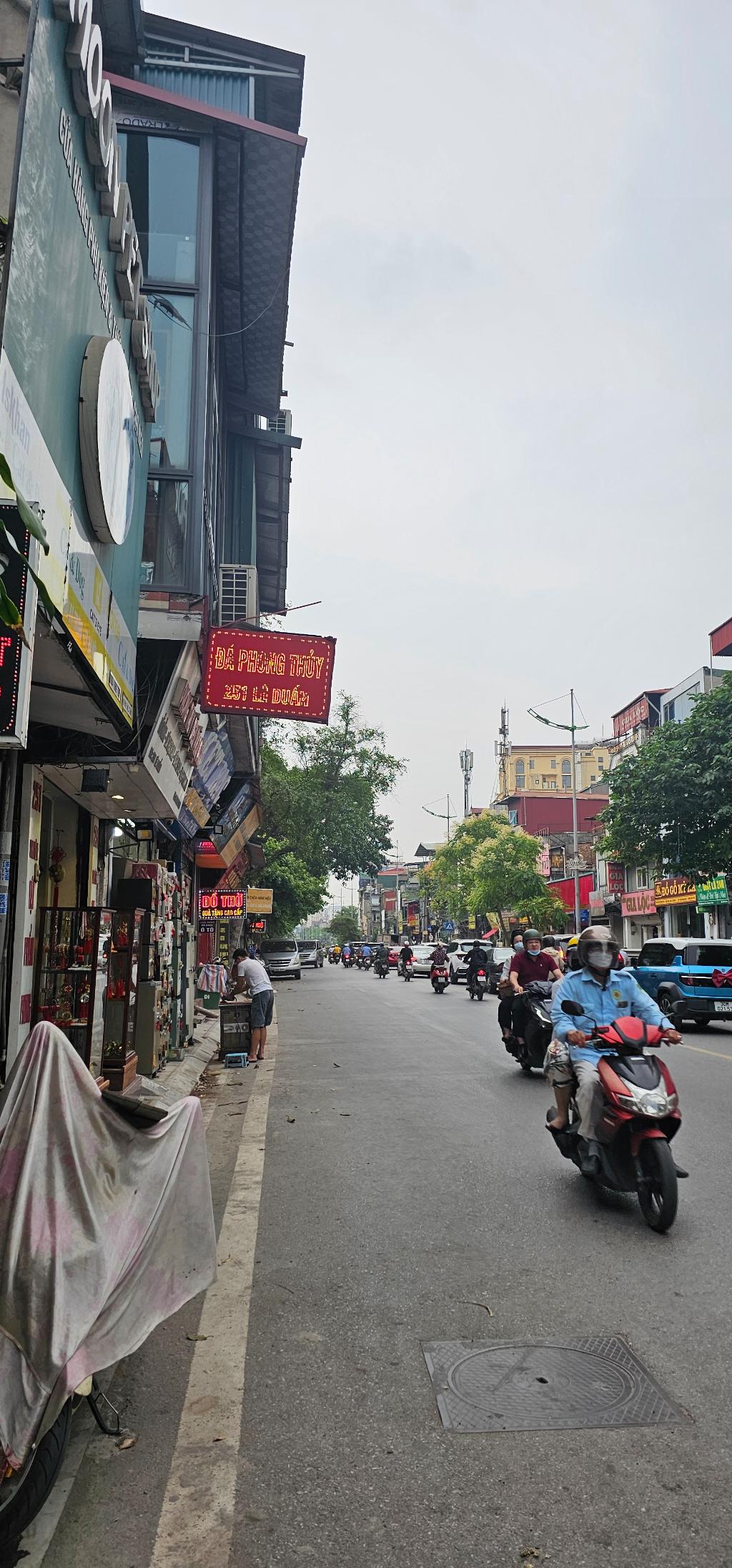 Bán nhà Lê Duẩn - diện tích 266.5m2 1 tầng - Mặt phố - giá 68 tỷ