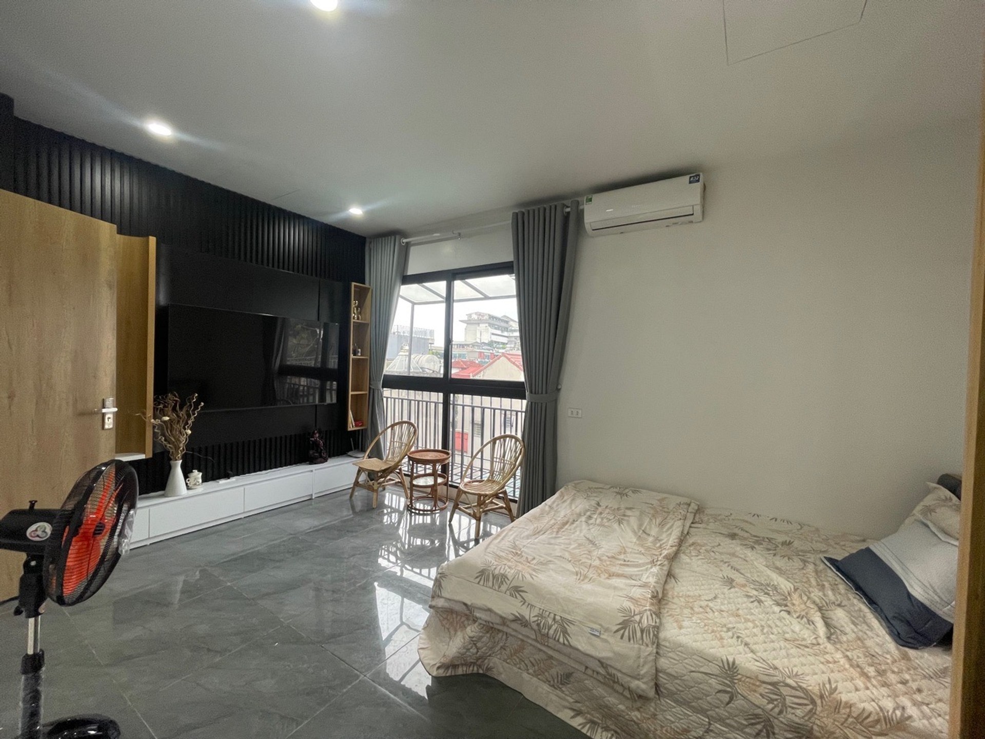 Bán nhà Lê Thanh Nghị - diện tích 26m2 6 tầng - Lô góc 3 mặt thoáng - giá 10,6 tỷ