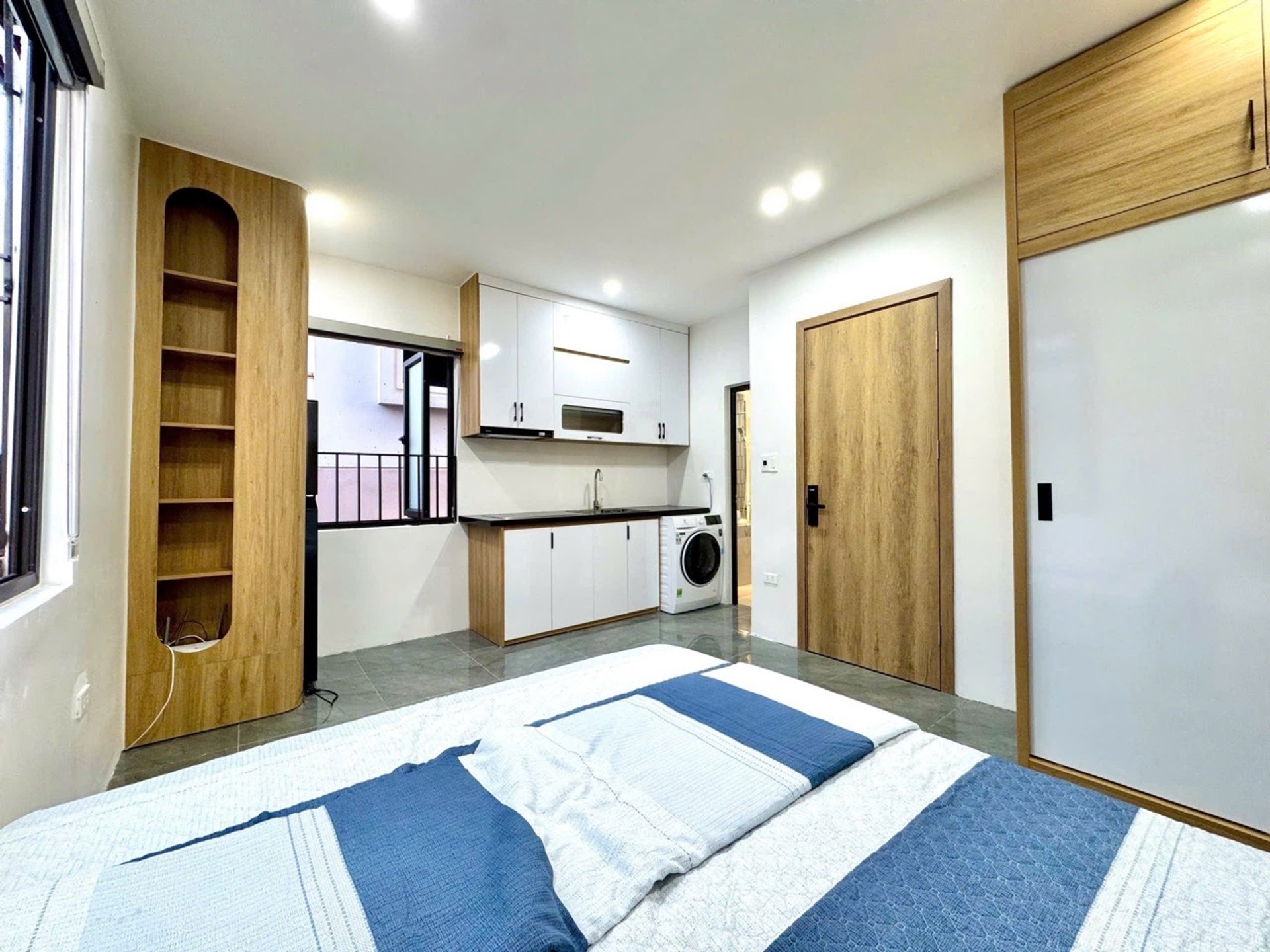 Bán nhà Lê Thanh Nghị - diện tích 26m2 6 tầng - Lô góc 3 mặt thoáng - giá 10,6 tỷ