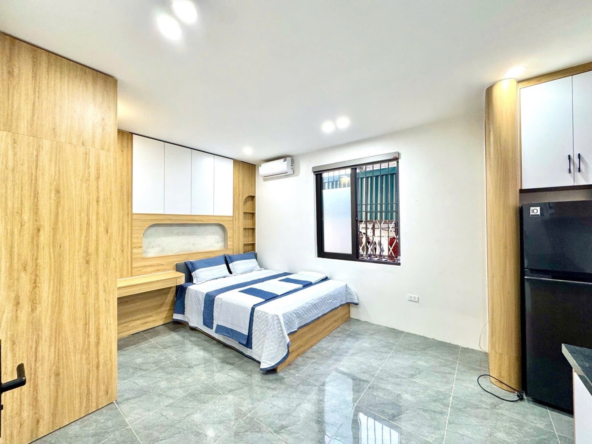 Bán nhà Lê Thanh Nghị - diện tích 26m2 6 tầng - Lô góc 3 mặt thoáng - giá 10,6 tỷ