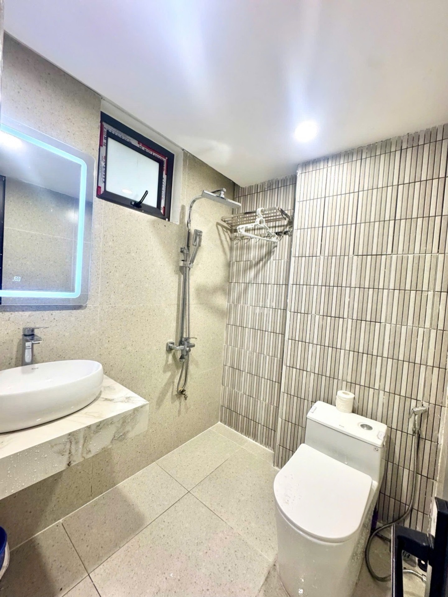 Bán nhà Lê Thanh Nghị - diện tích 26m2 6 tầng - Lô góc 3 mặt thoáng - giá 10,6 tỷ