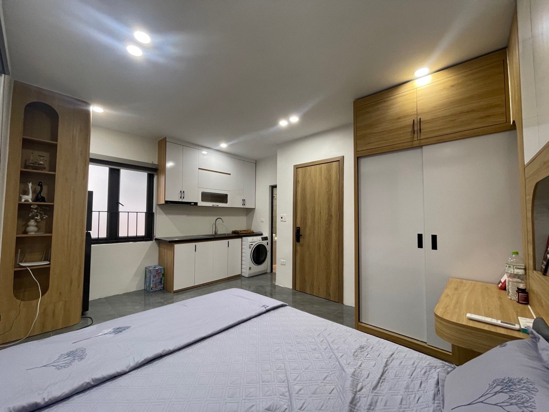 Bán nhà Lê Thanh Nghị - diện tích 26m2 6 tầng - Lô góc 3 mặt thoáng - giá 10,6 tỷ