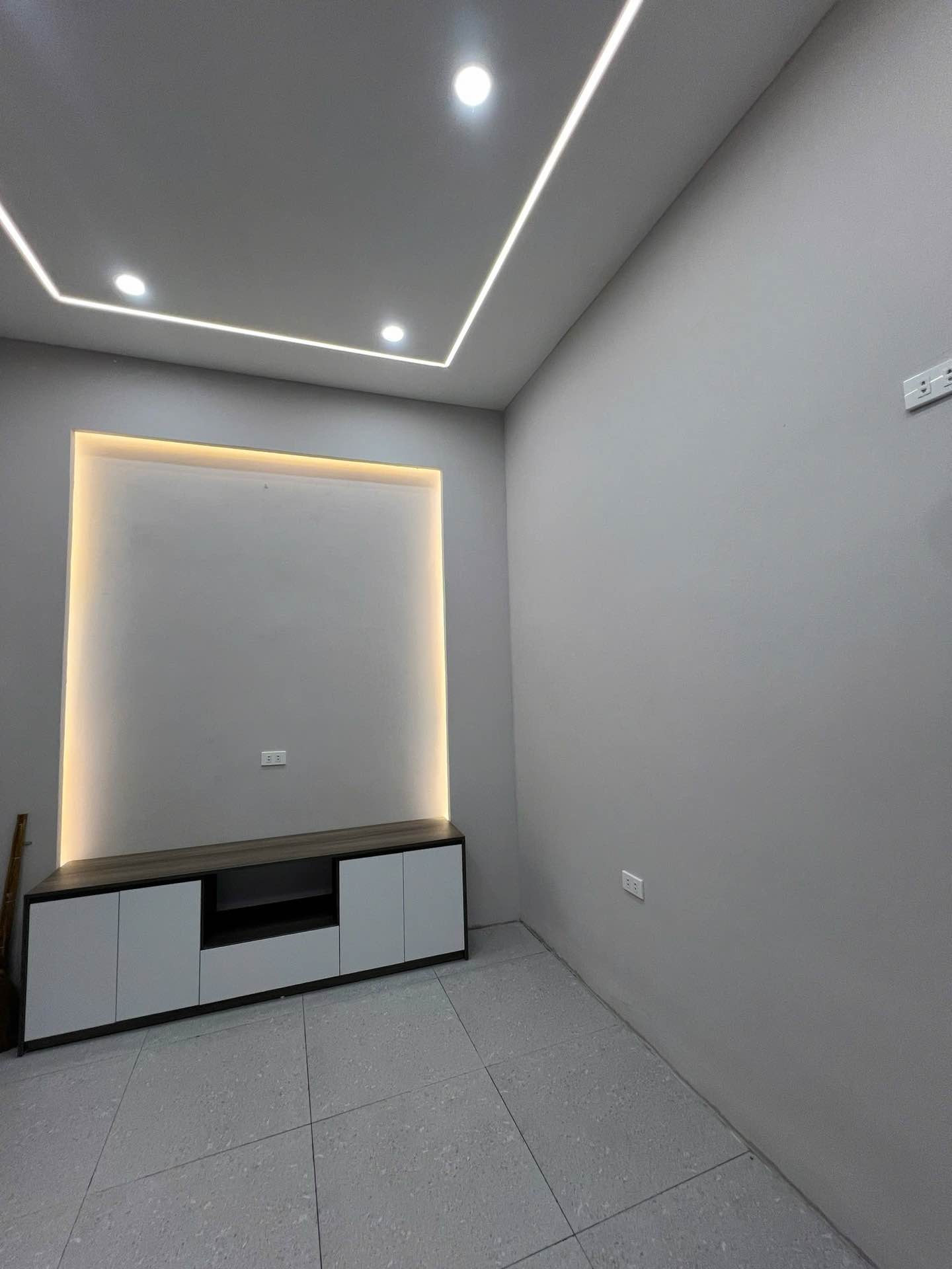 Bán nhà Phố 8/3 - diện tích 18m2 5 tầng - Lô góc, 2 mặt tiền thoáng sáng - giá 6,2 tỷ