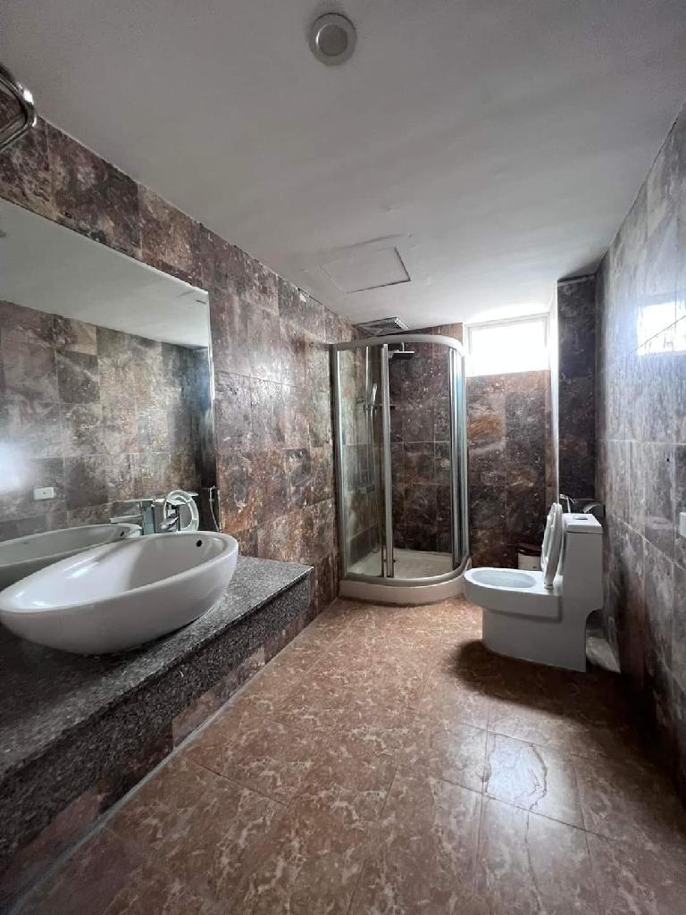 Bán nhà Bùi Thị Xuân - diện tích 120m2 13 tầng - Lô góc 2 mặt thoáng - giá 82 tỷ