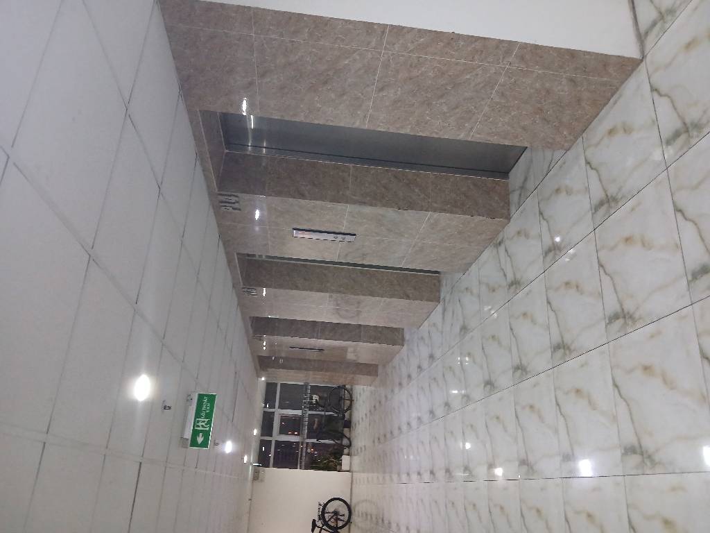 Bán nhà MẶT PHỐ - diện tích 115m2 24 tầng - Ô TÔ DỪNG ĐỖ - giá 5,9 tỷ