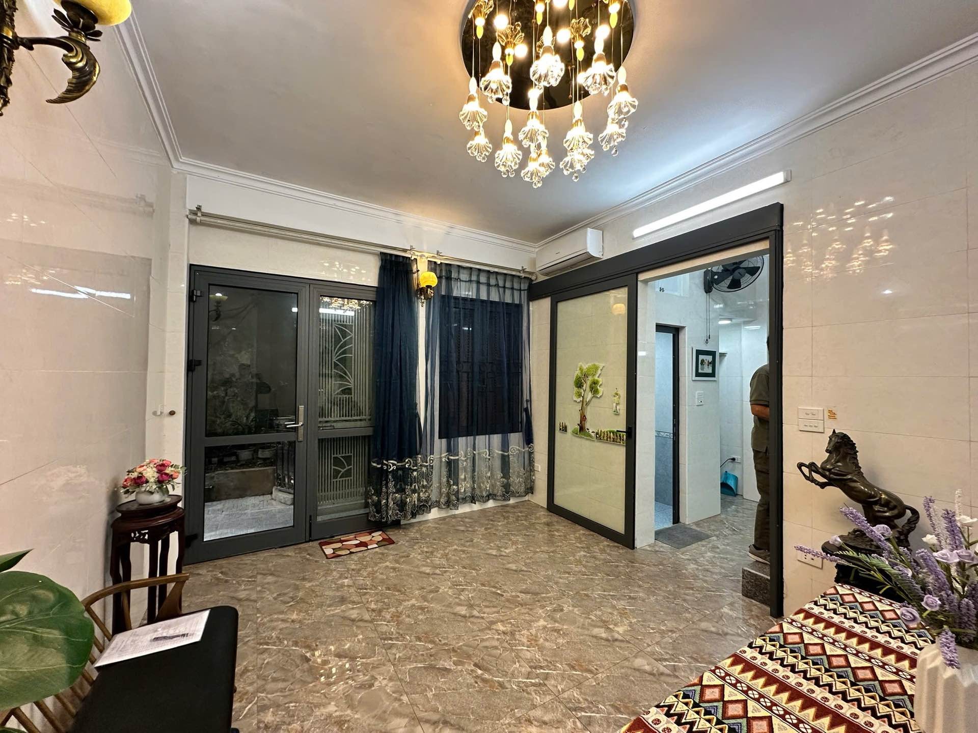 Bán nhà Hàng Chuối - diện tích 48m2 4 tầng - Lô góc 2 mặt thoáng - giá 18,5 tỷ