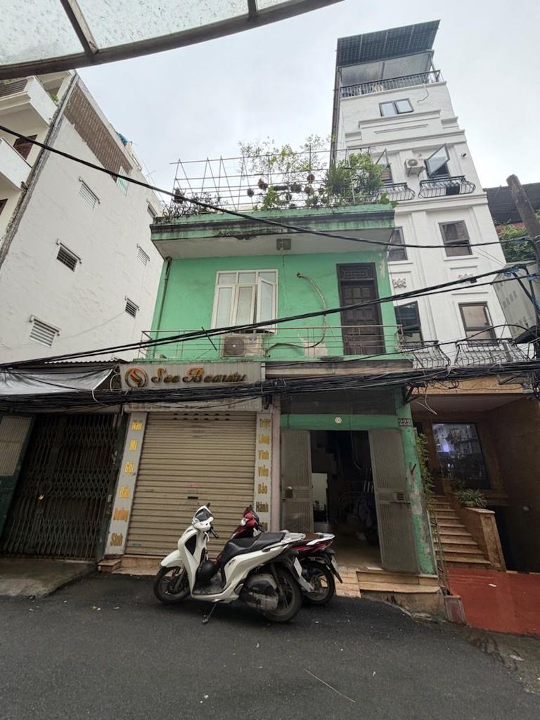 Bán nhà Đê La Thành - diện tích 80.3m2 2 tầng - Mặt phố trung tâm - giá 37 tỷ