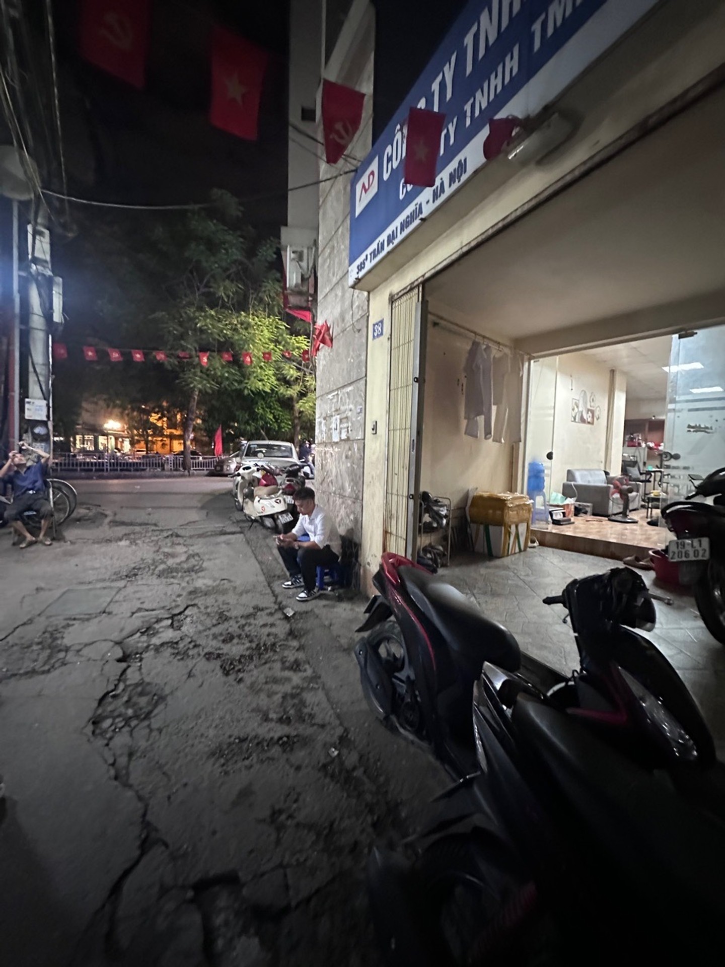 Bán nhà Trần Đại Nghĩa - diện tích 53m2 1 tầng - ô tô đỗ cửa - giá 15,9 tỷ
