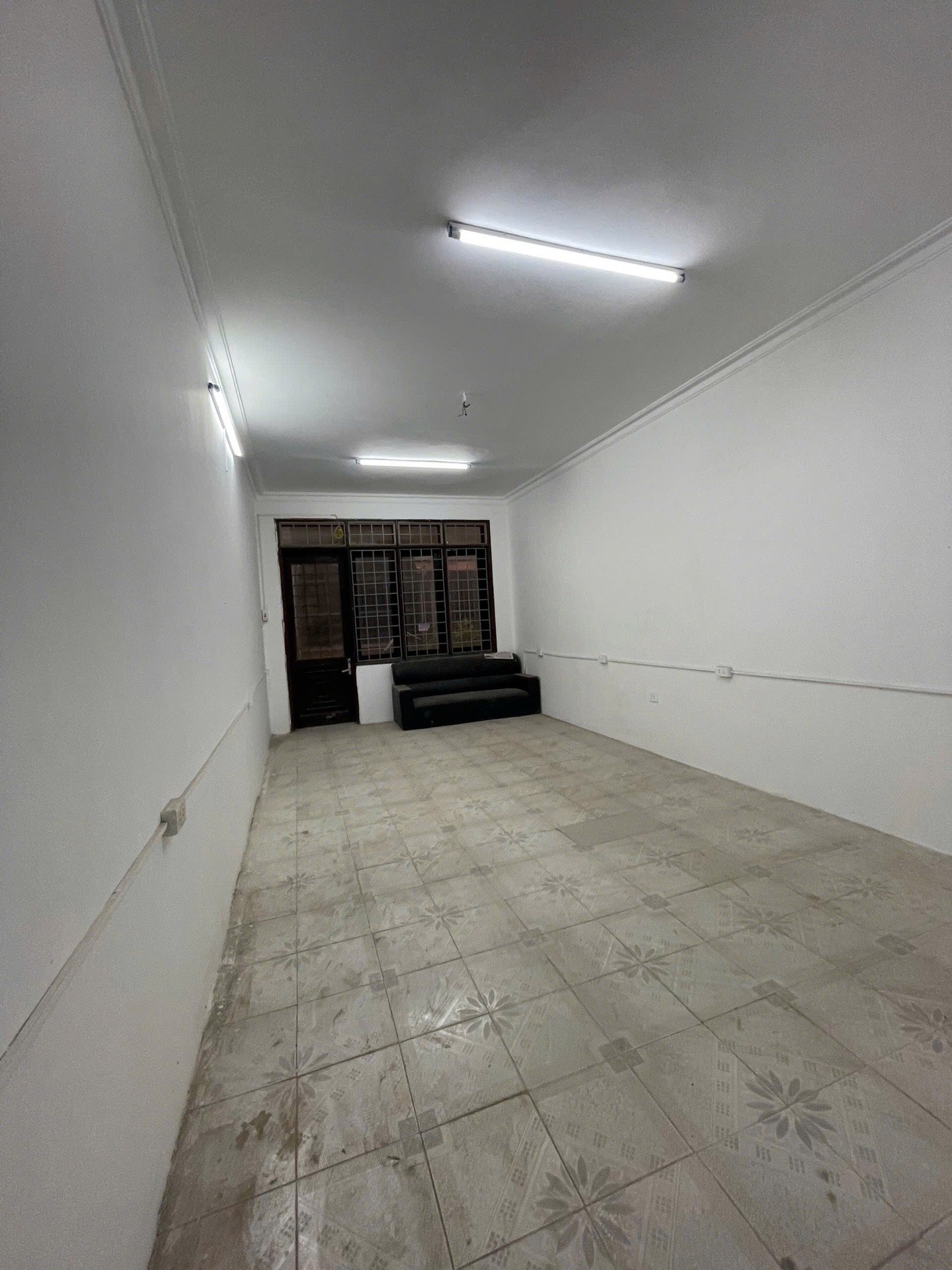 Bán nhà Giải Phóng - diện tích 94m2 5 tầng - Lô góc 2 mặt thoáng - giá 26,5 tỷ