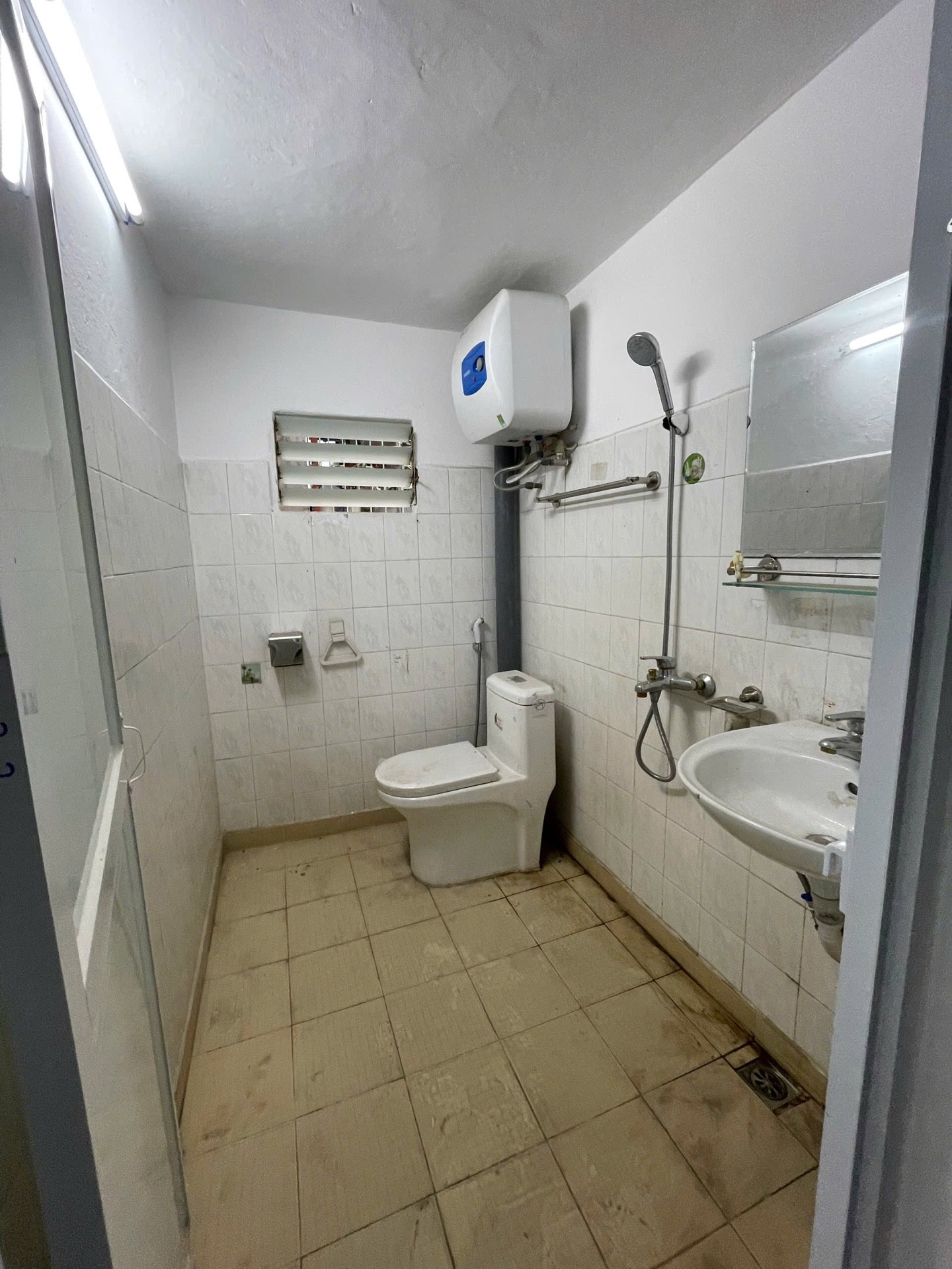 Bán nhà Giải Phóng - diện tích 94m2 5 tầng - Lô góc 2 mặt thoáng - giá 26,5 tỷ