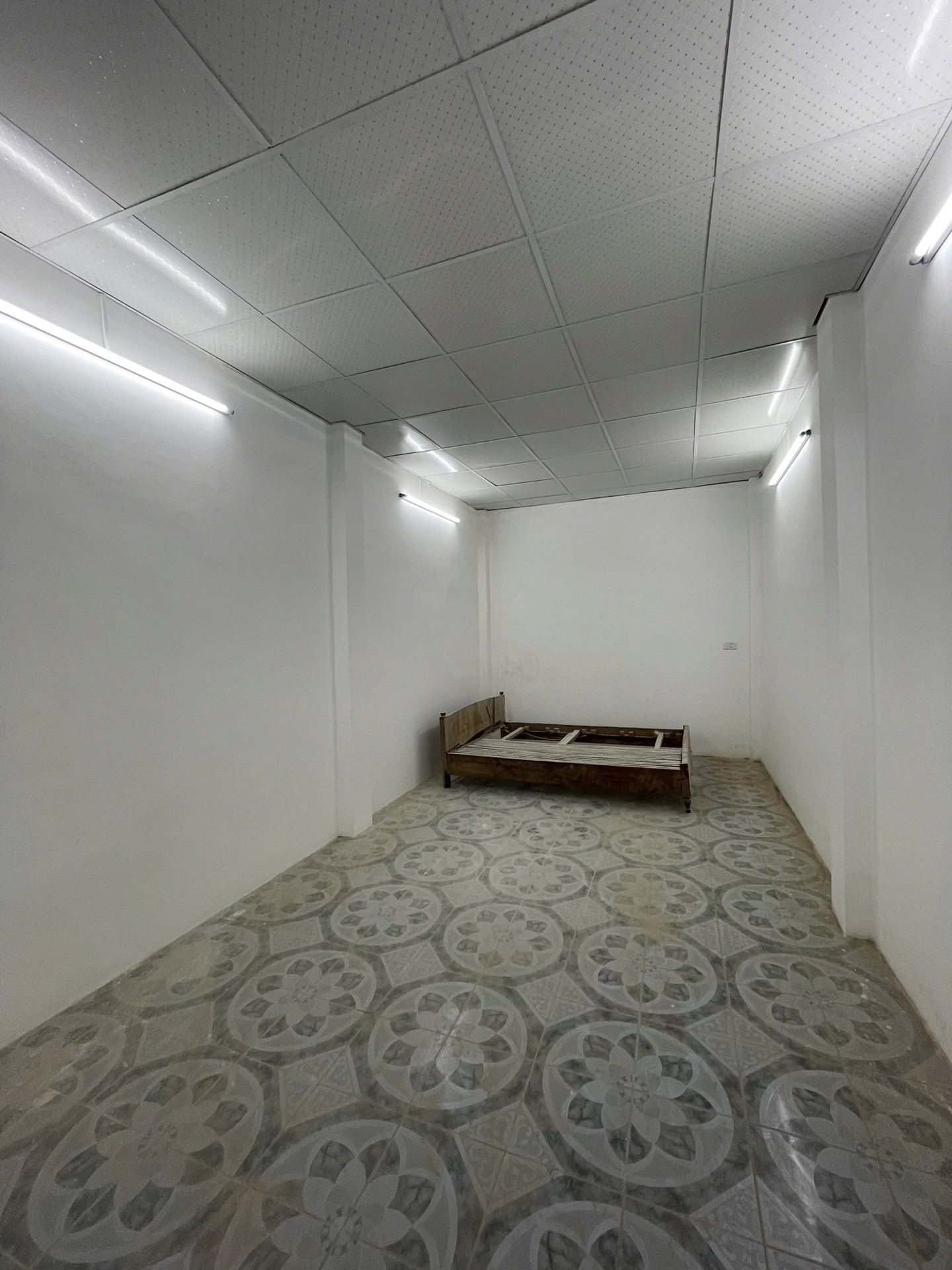 Bán nhà Giải Phóng - diện tích 94m2 5 tầng - Lô góc 2 mặt thoáng - giá 26,5 tỷ