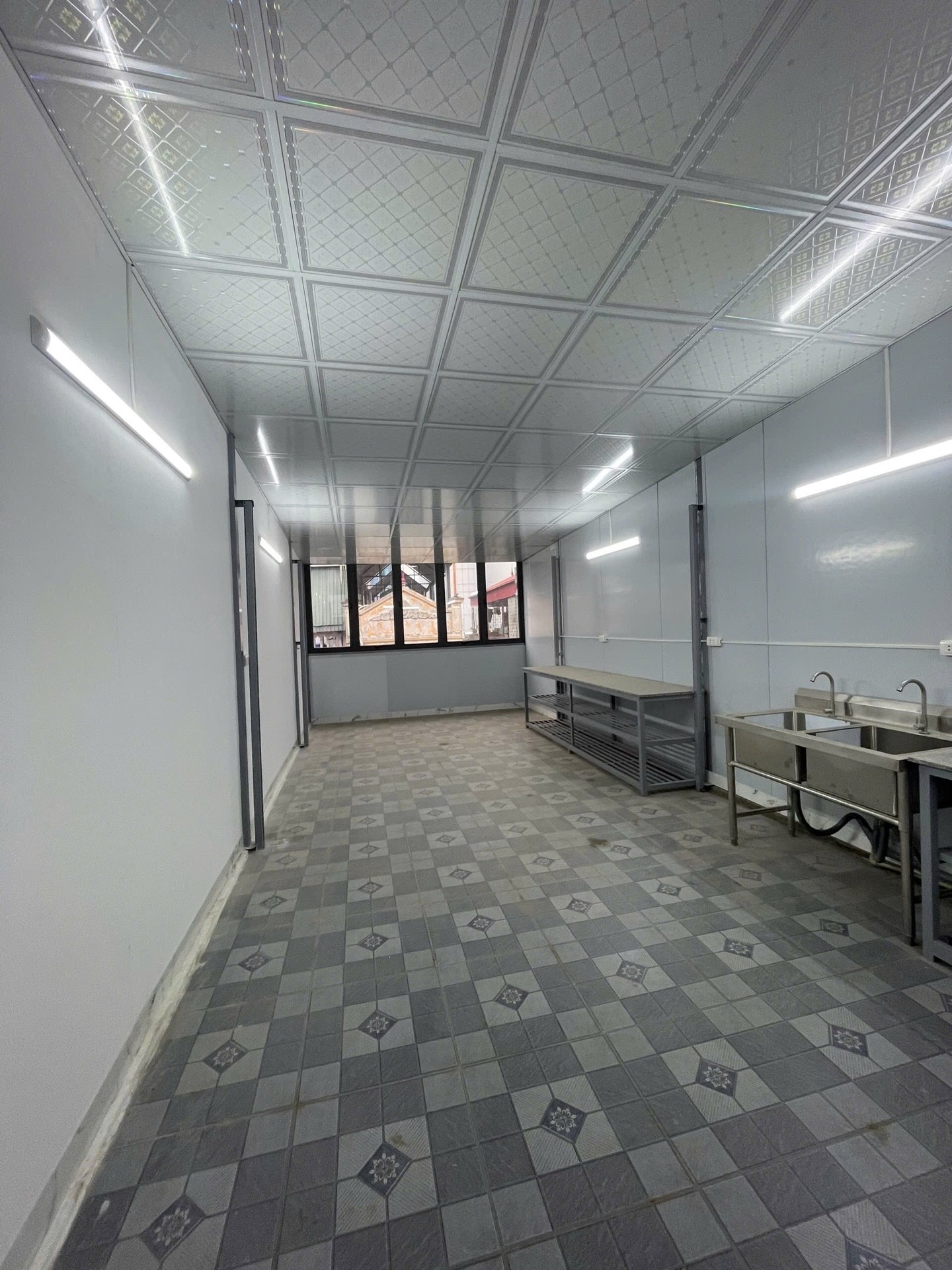 Bán nhà Giải Phóng - diện tích 94m2 5 tầng - Lô góc 2 mặt thoáng - giá 26,5 tỷ