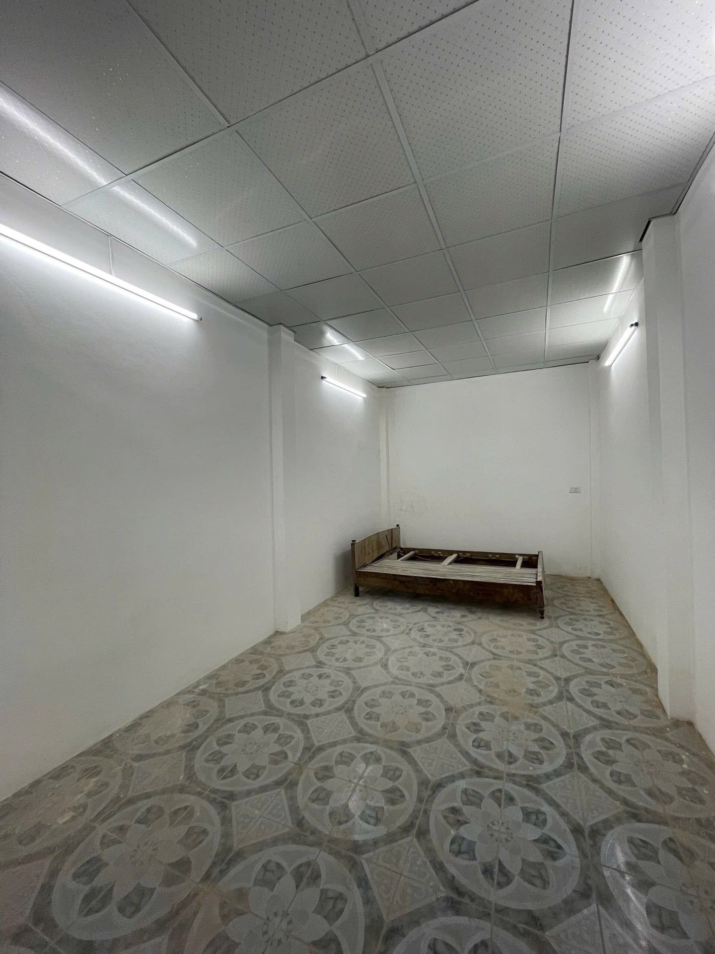 Bán nhà Giải Phóng - diện tích 94m2 5 tầng - Lô góc 2 mặt thoáng - giá 26,5 tỷ