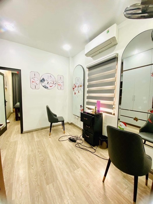 Bán nhà Bạch Mai - diện tích 63m2 5 tầng - Mặt phố, thang máy, kinh doanh - giá 32,6 tỷ