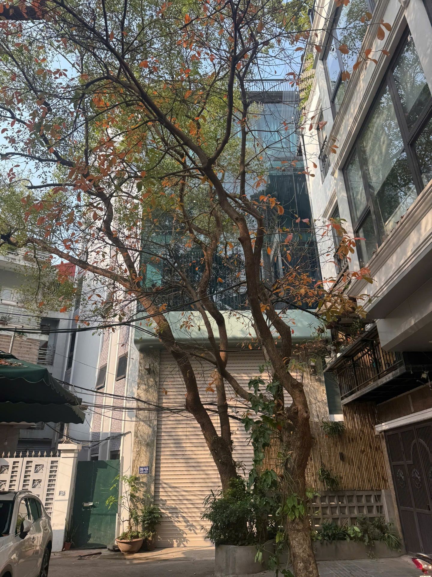 Bán nhà Đầm Trấu - diện tích 188m2 6 tầng - Phân lô ô tô tránh - giá 96,5 tỷ