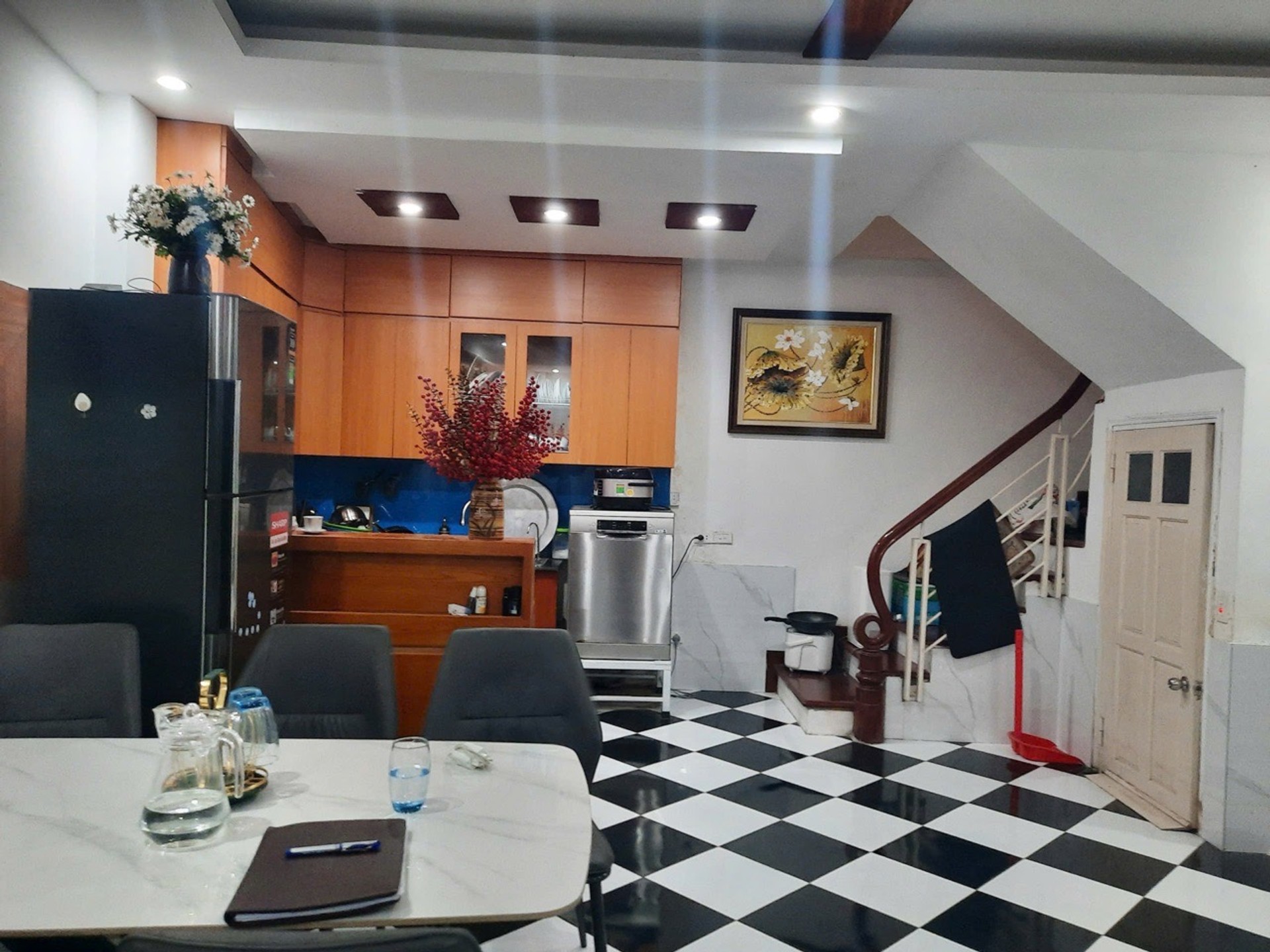 Bán nhà Chính Kinh - diện tích 38m2 5 tầng - Ngõ trước nhà rộng, thoáng - giá 10,8 tỷ