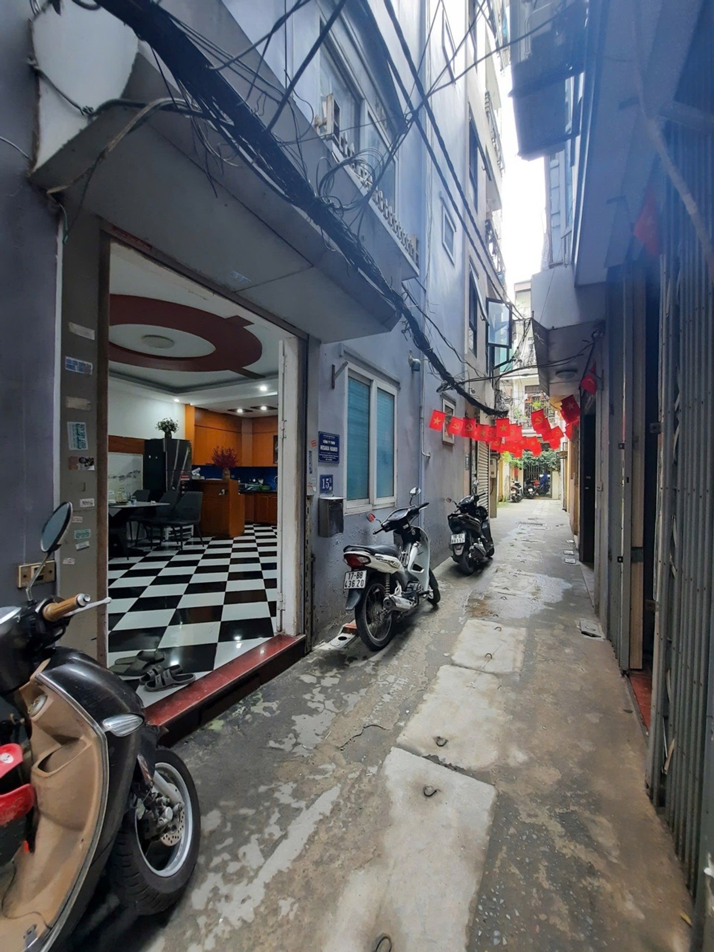Bán nhà Chính Kinh - diện tích 38m2 5 tầng - Ngõ trước nhà rộng, thoáng - giá 10,8 tỷ