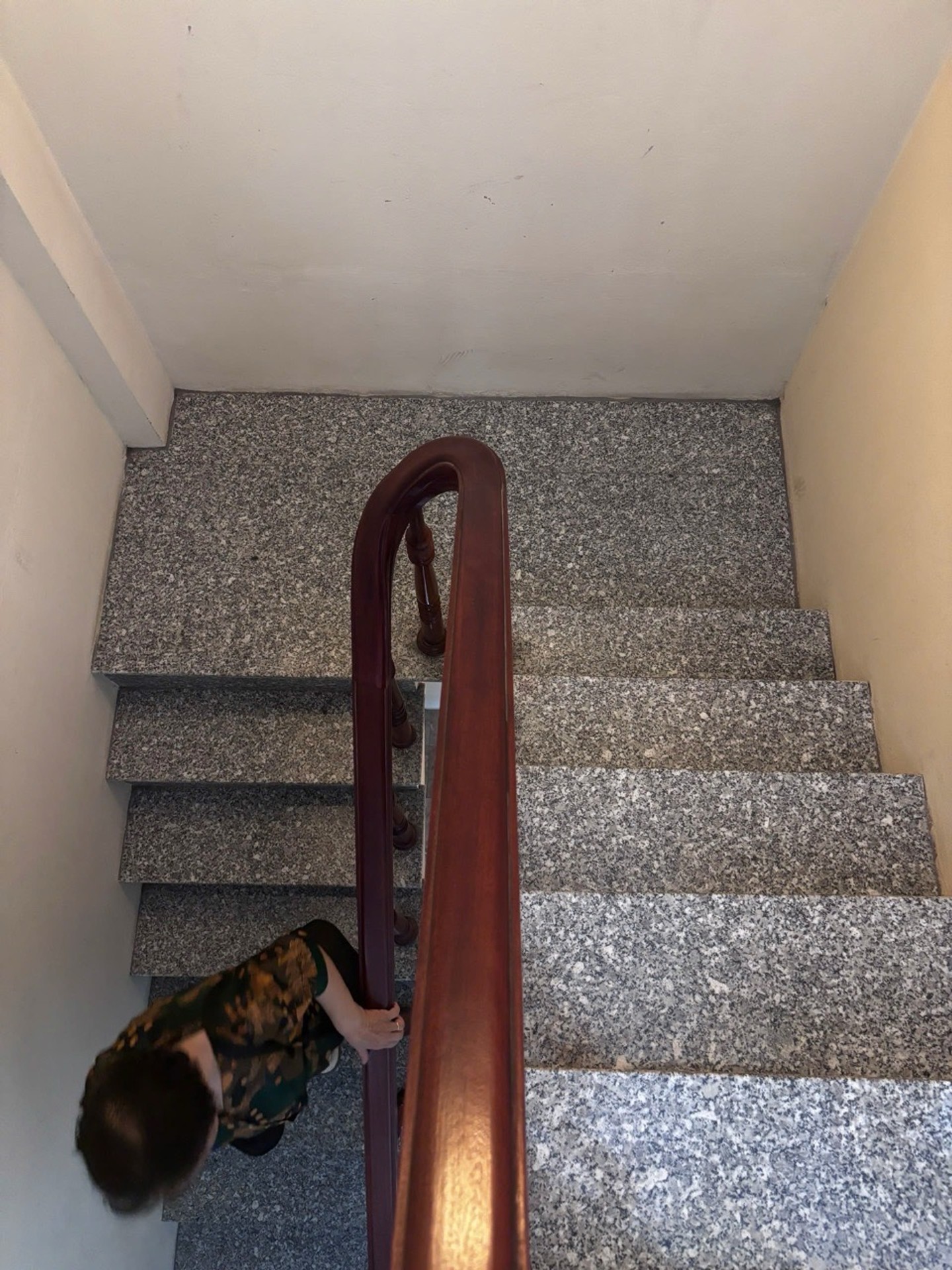Bán nhà Lê Duẩn - diện tích 32m2 5 tầng - Nhà nhỏ dòng tiền, sát phố - giá 5 tỷ
