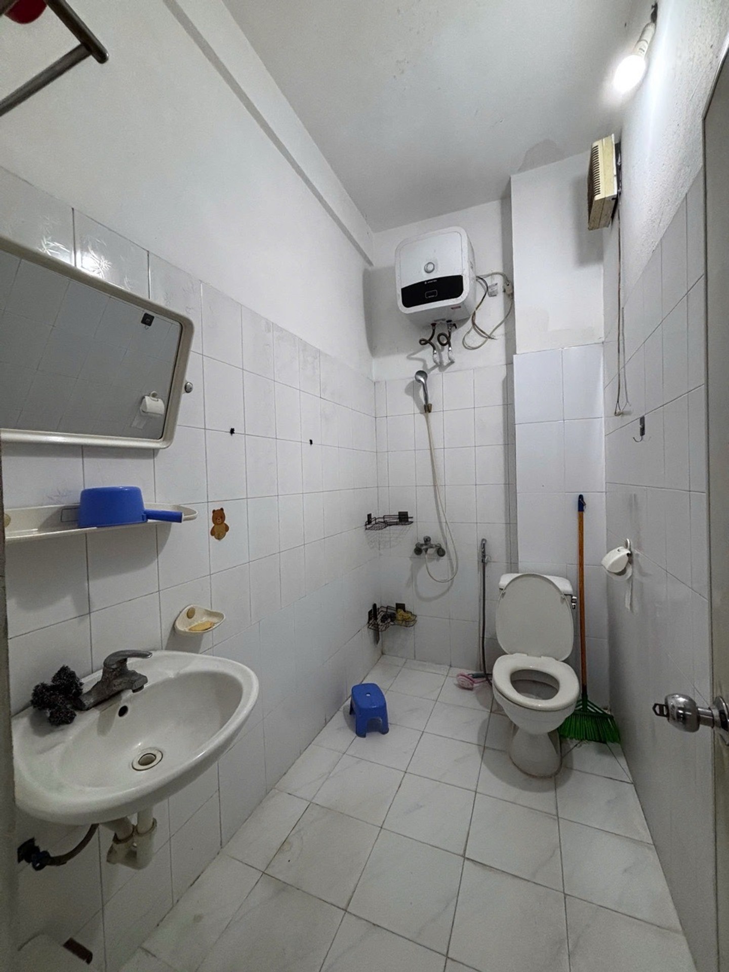 Bán nhà Lê Duẩn - diện tích 32m2 5 tầng - Nhà nhỏ dòng tiền, sát phố - giá 5 tỷ